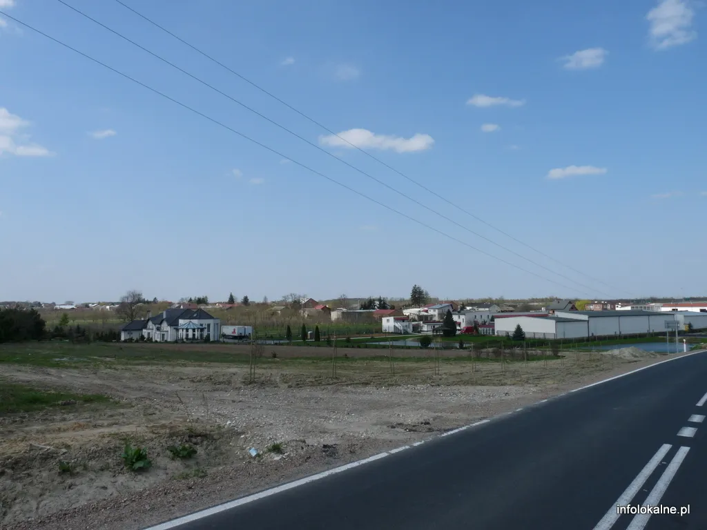 Photo showing: Broniszew - widok na wieś od strony południowo-wschodniej