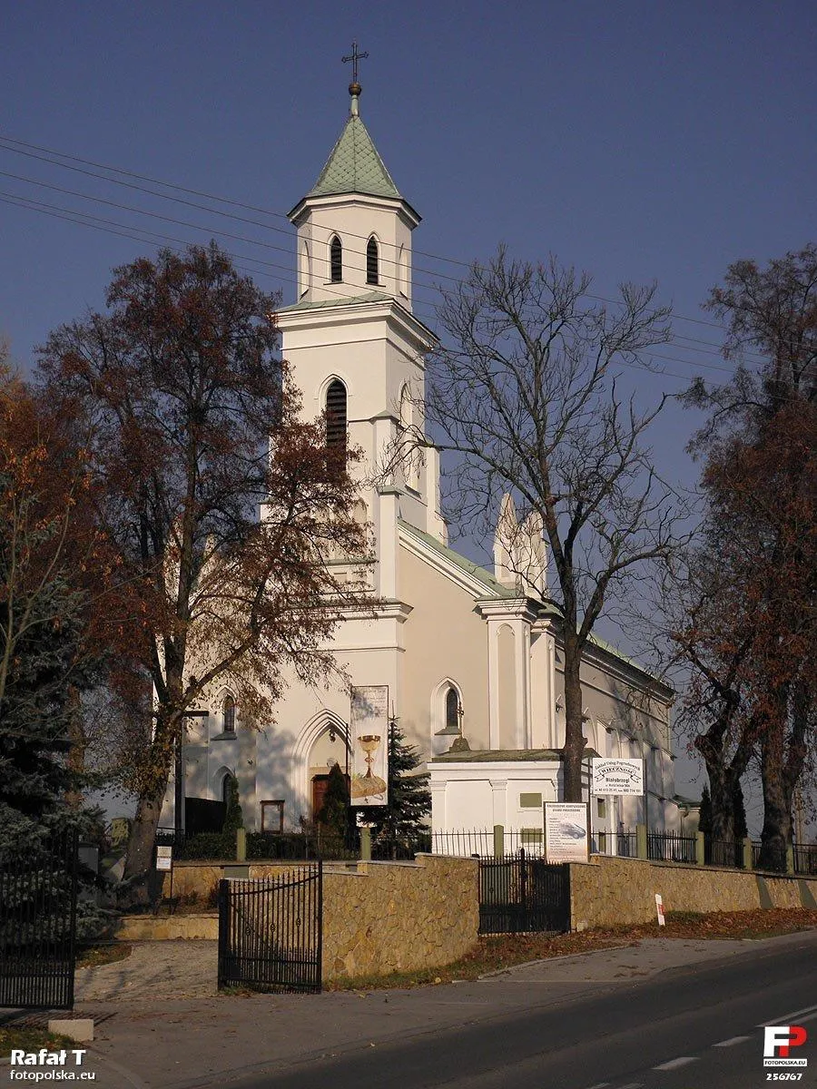 Photo showing: Zabytkowy kościół w Promnie.