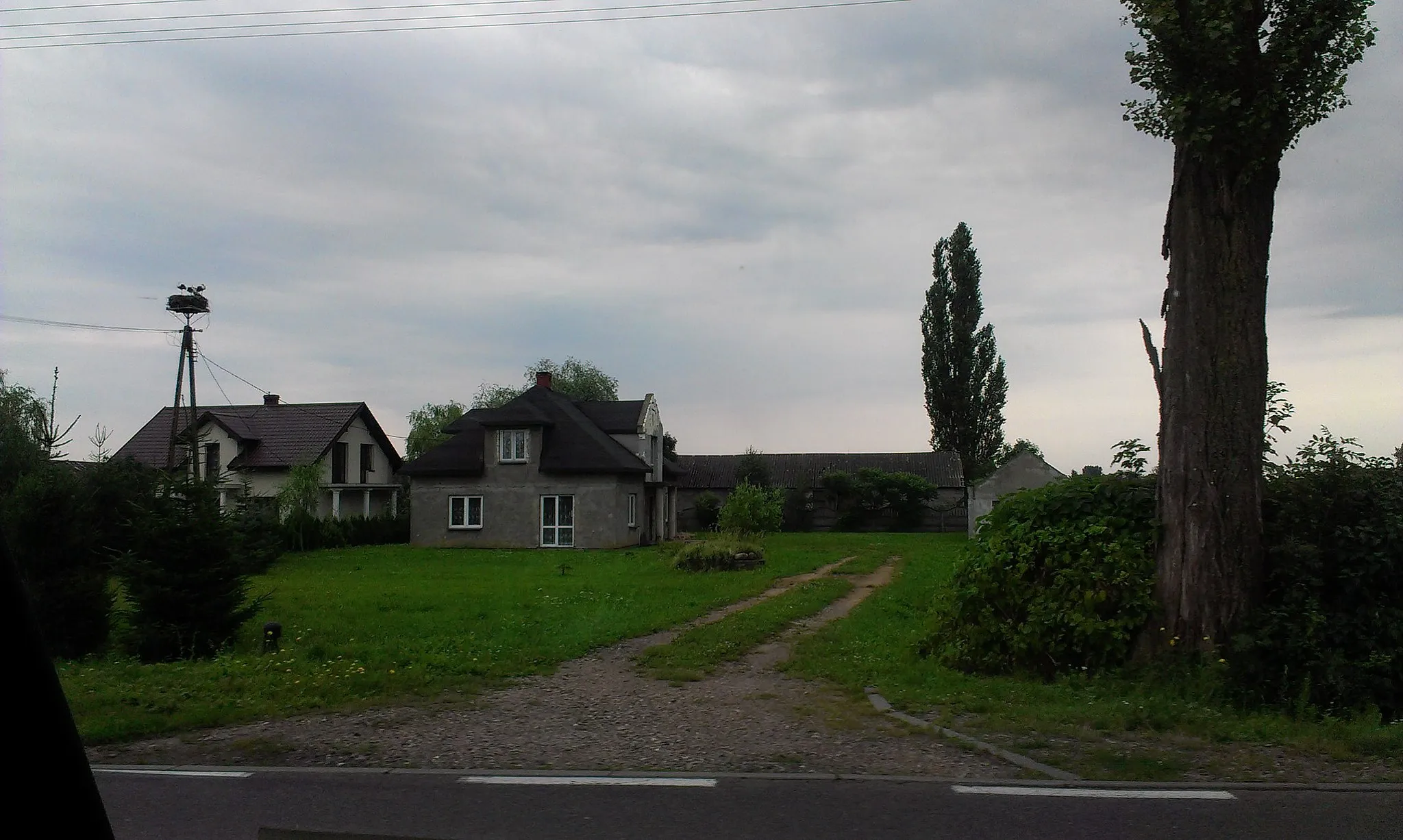 Photo showing: Gniazdo bociana białego znajdujące się we wsi Juryszewo