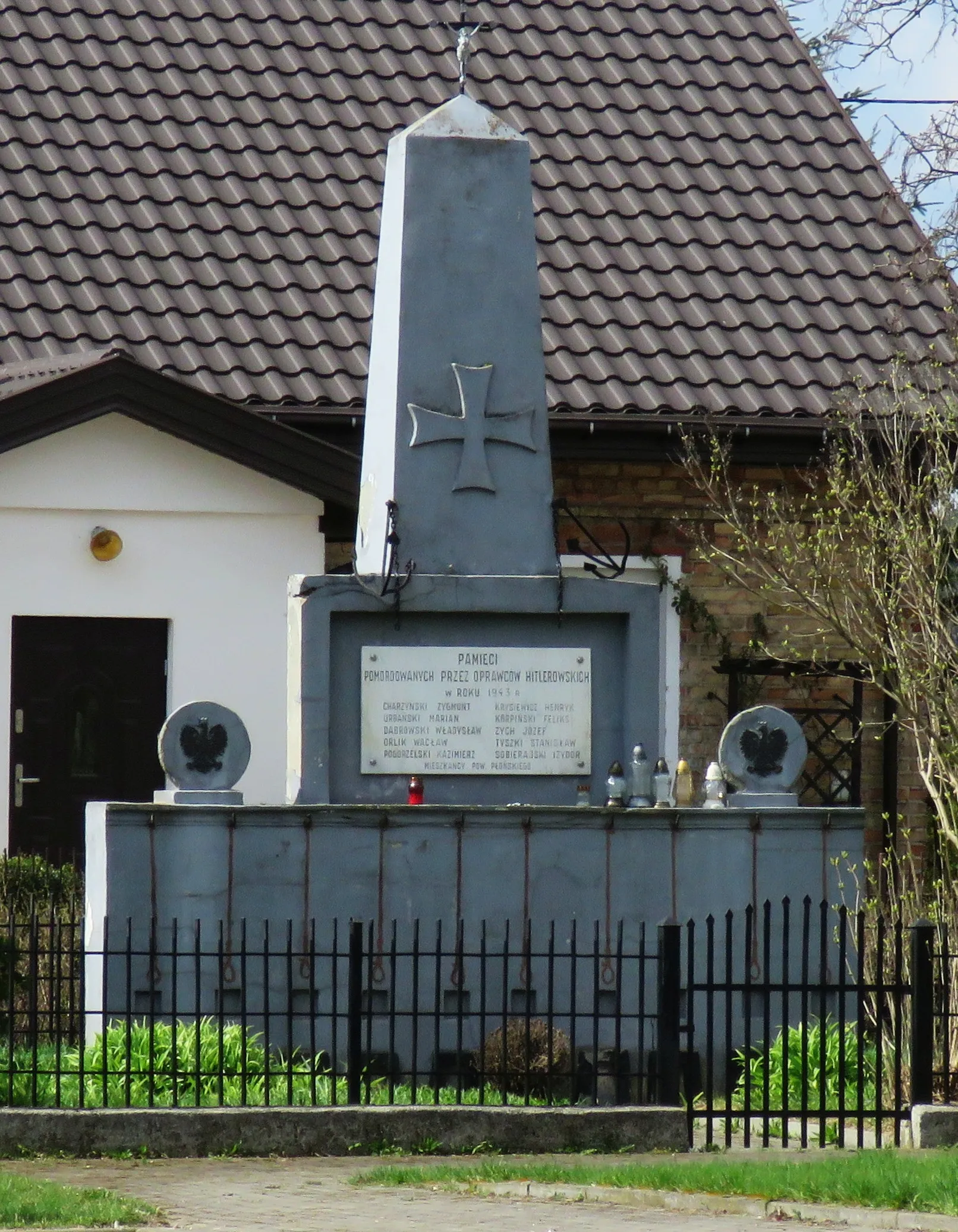 Photo showing: Stare Gralewo, pomnik upamiętniający pomordowanych w czasie II wojny światowej