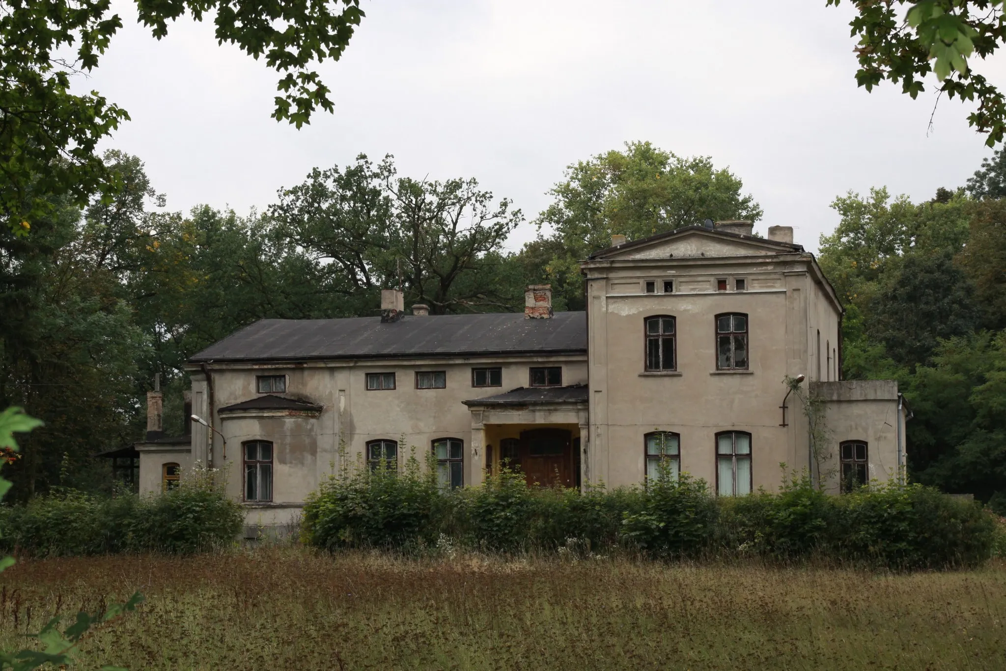 Photo showing: Grochów - zespół dworski: dwór, park