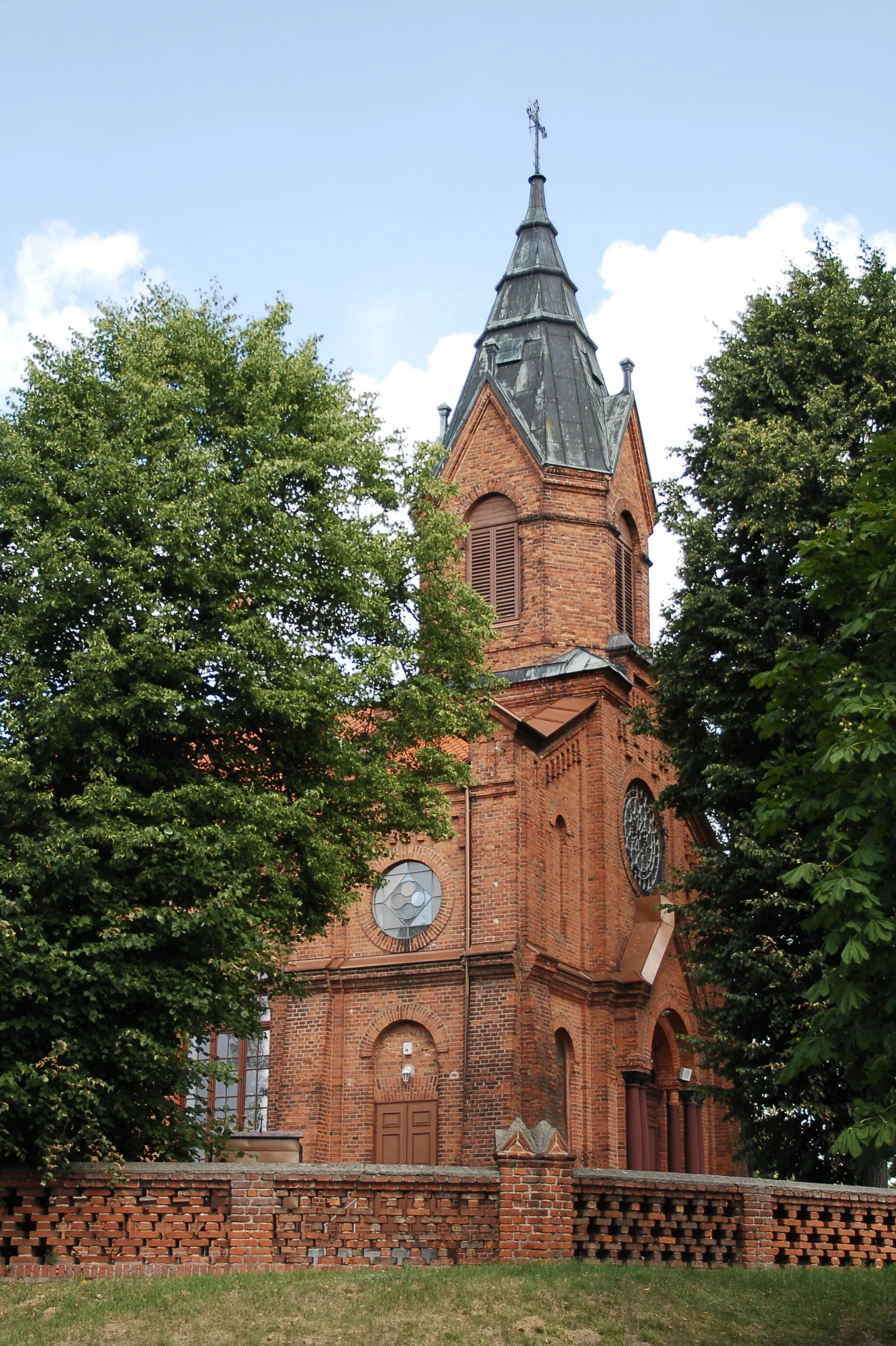Photo showing: Ciachcin - kościół parafialny p.w. św. Stanisława Biskupa, 1884 (zabytek nr 443)
