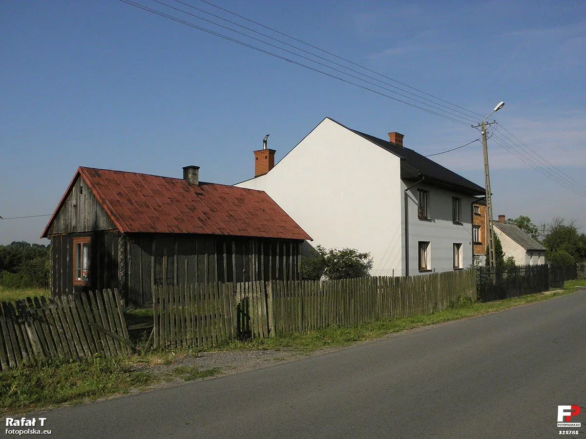 Photo showing: Jaszowice, budynki nr 4 i 4a.