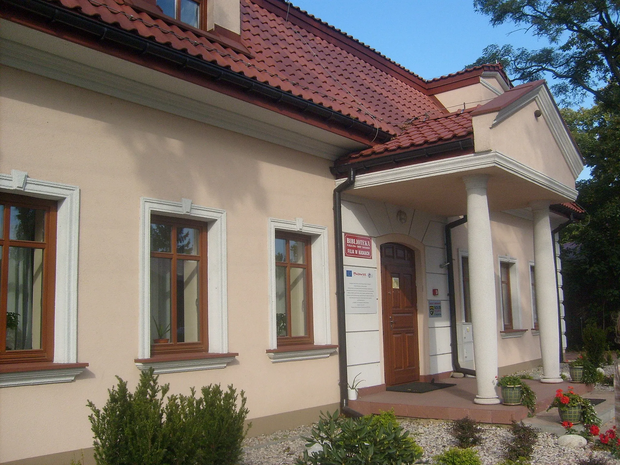 Photo showing: Biblioteka w Kaskach