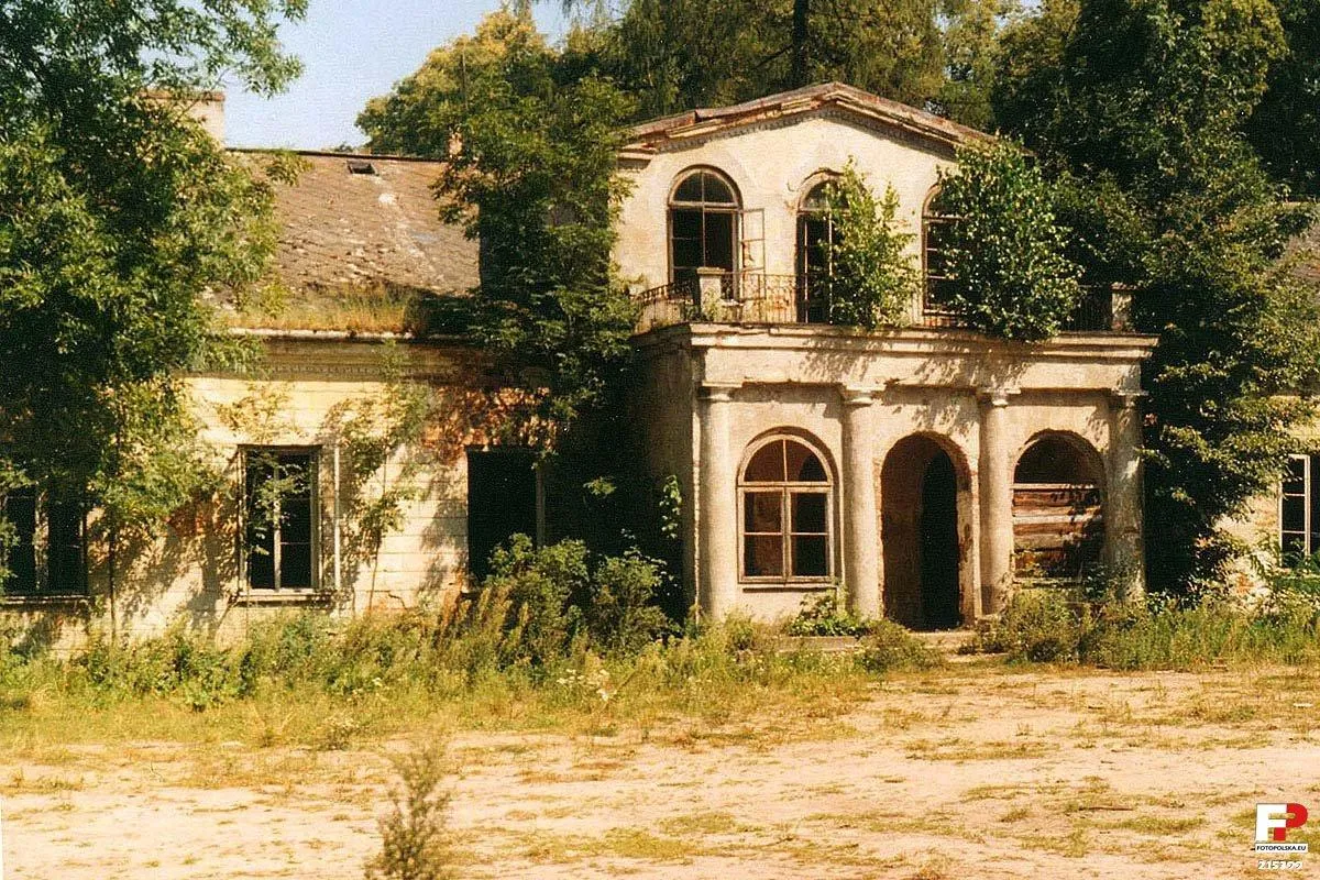 Photo showing: Ruiny dworu Helbichów