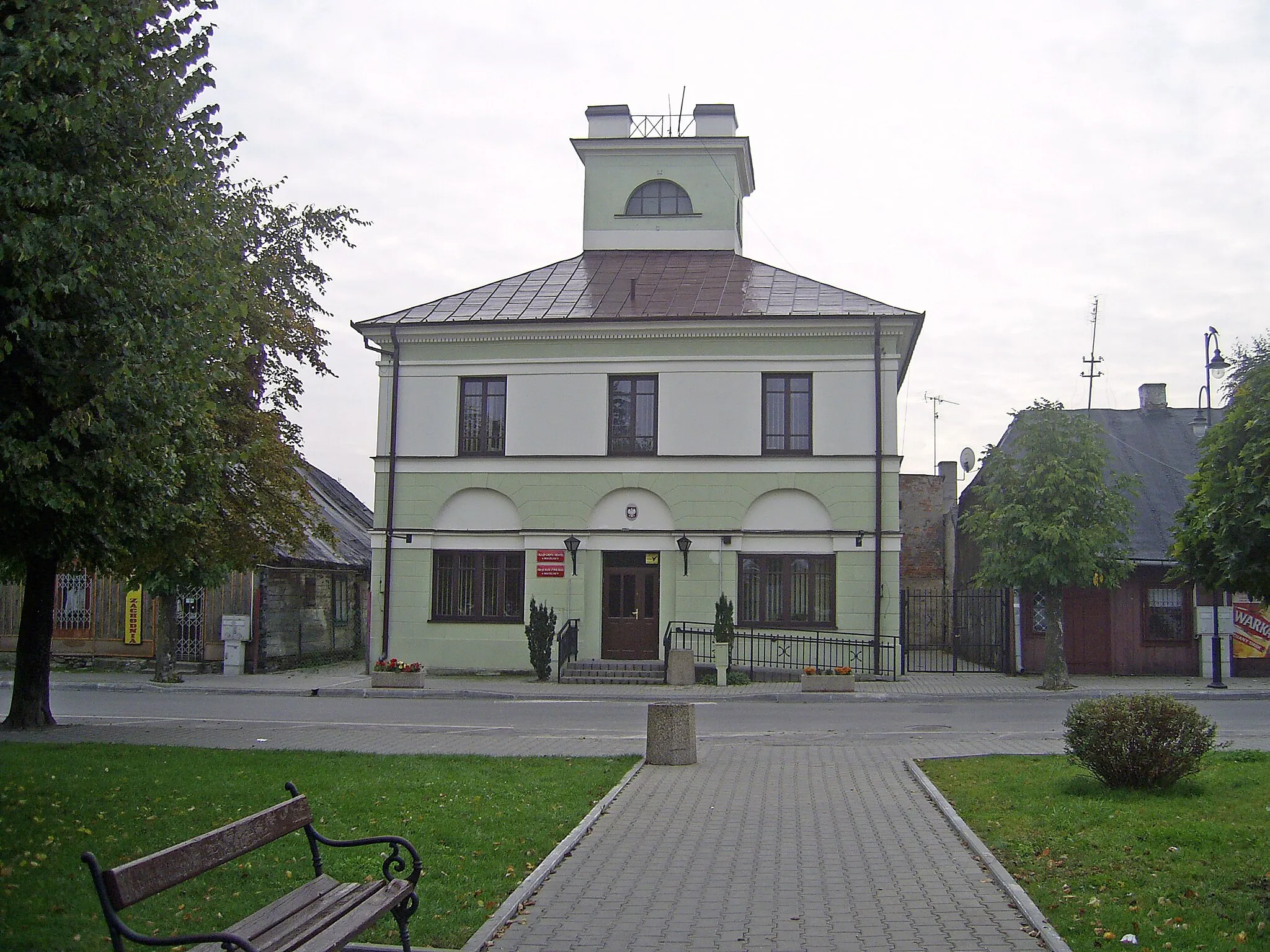 Photo showing: Klasycystyczny ratusz w Mogielnicy
