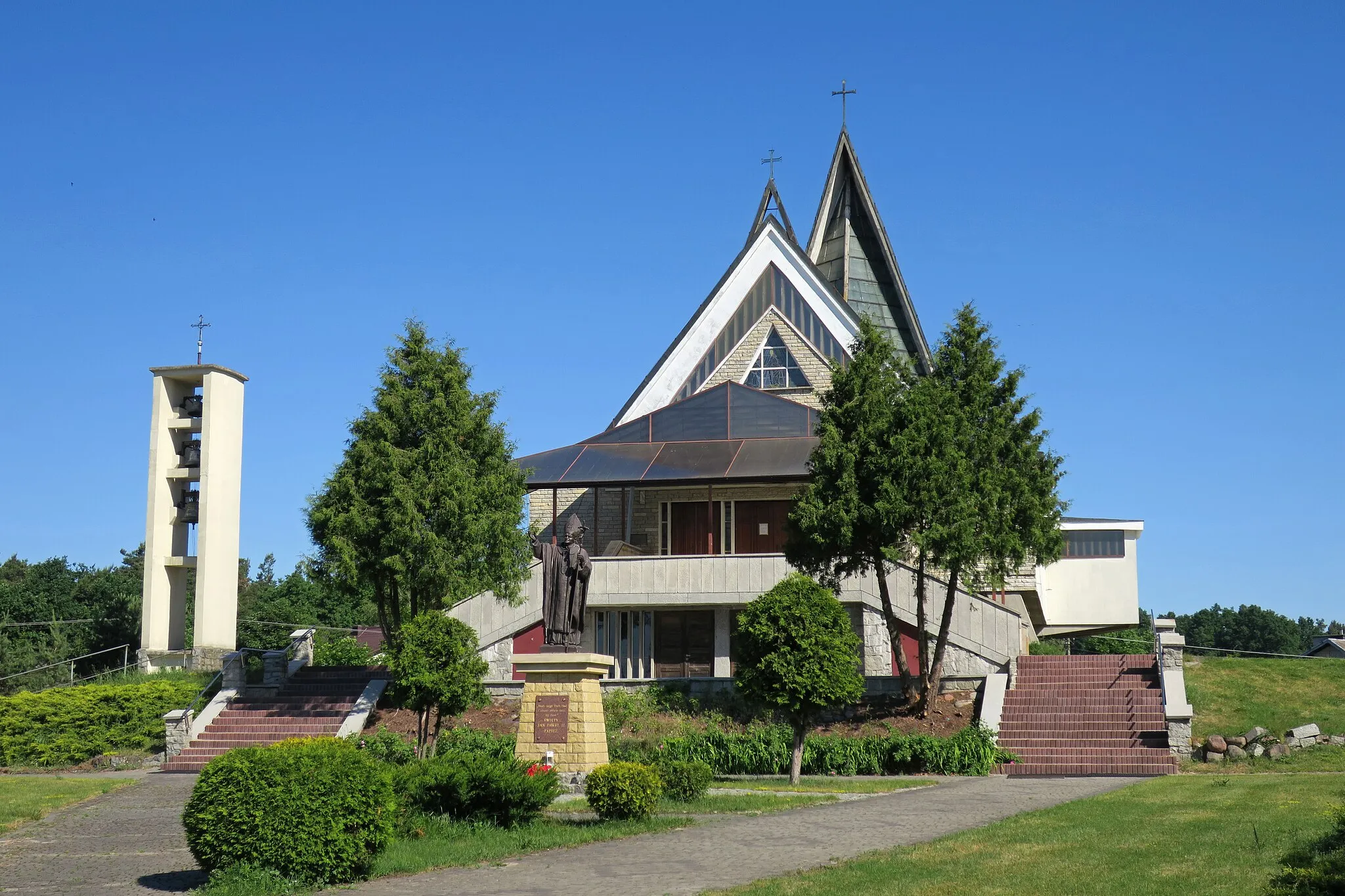 Photo showing: Kościół pw. Narodzenia NMP i św. Maksymiliana Marii Kolbego w Nowej Wsi