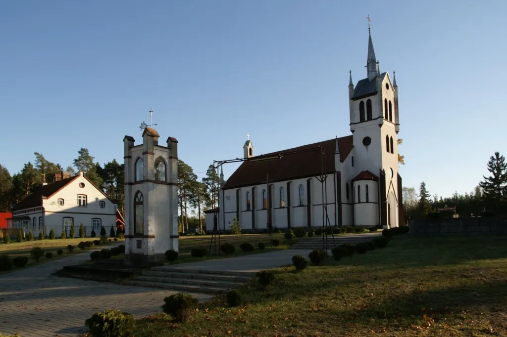 Photo showing: Lesiny Wielkie, kościół par. p.w. Niepokalanego Poczęcia NMP, 1856-1859