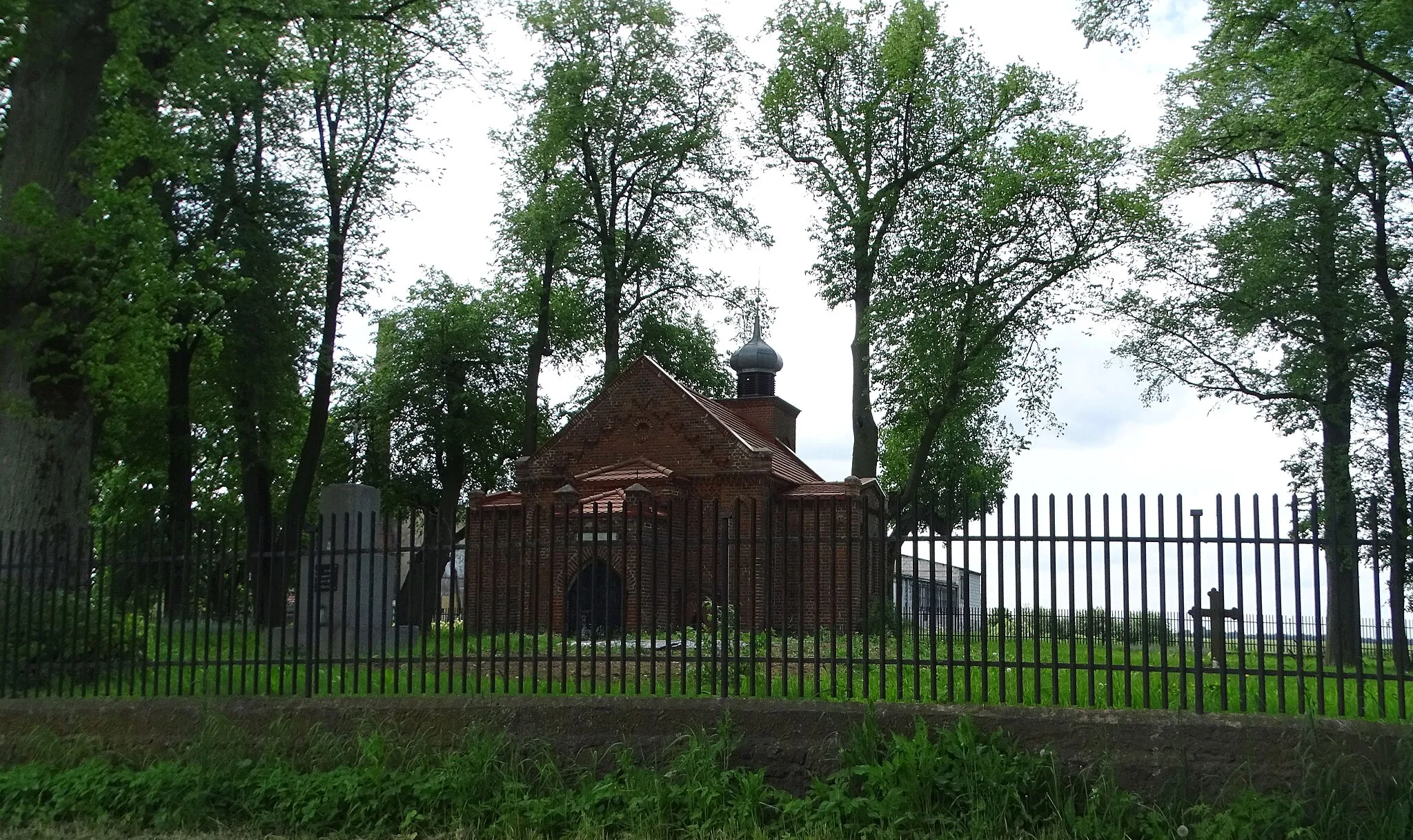 Photo showing: Dawna kaplica grobowa rodu Różyckich w Wlewsku