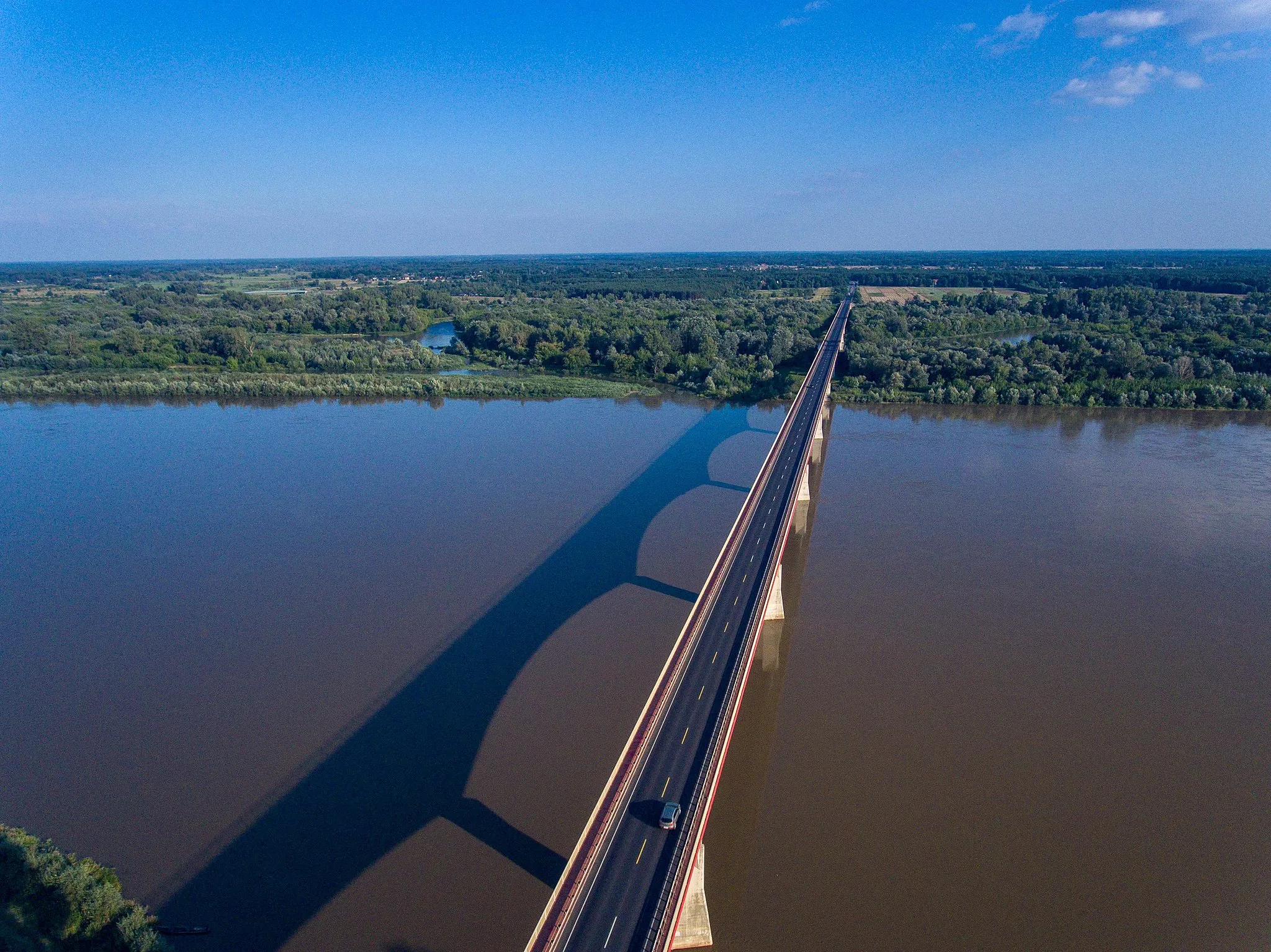 Photo showing: Nowy Most w Wyszogrodzie. Widok na południową stronę Wisły. Widok znad pomnika Bohaterów Bitwy nad Bzurą.