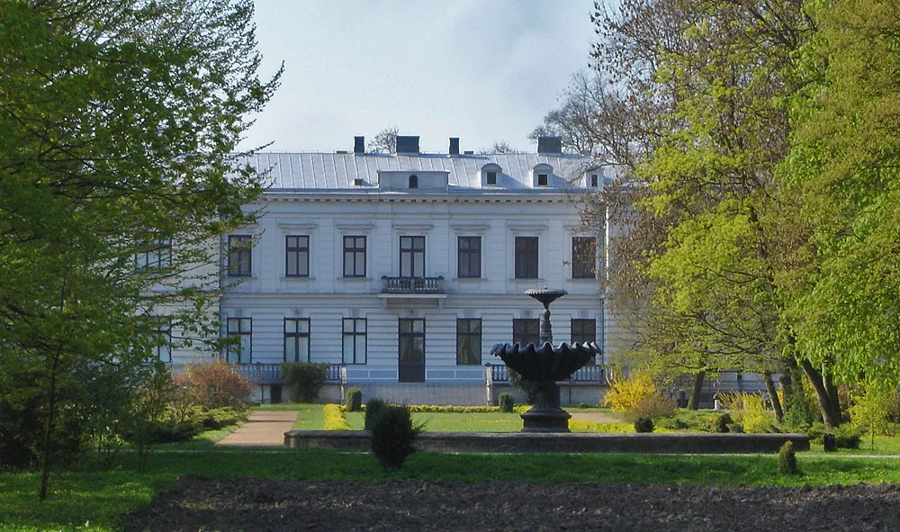 Photo showing: Pałac i fontanna w Szymanowie