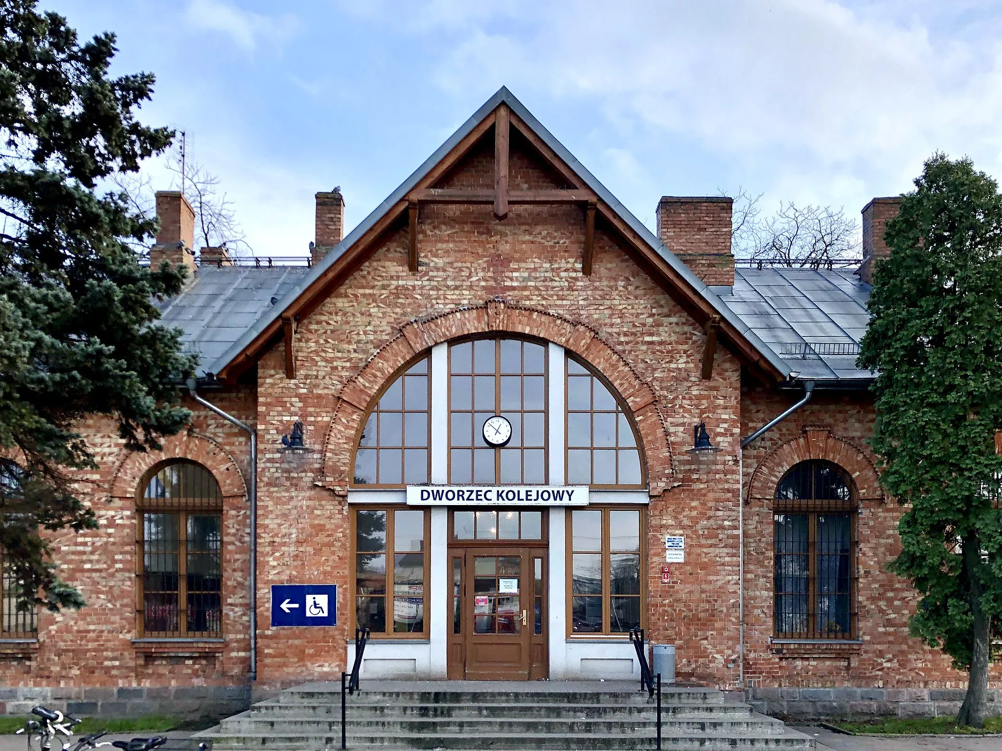 Photo showing: Dworzec Kolejowy w Sochaczewie
