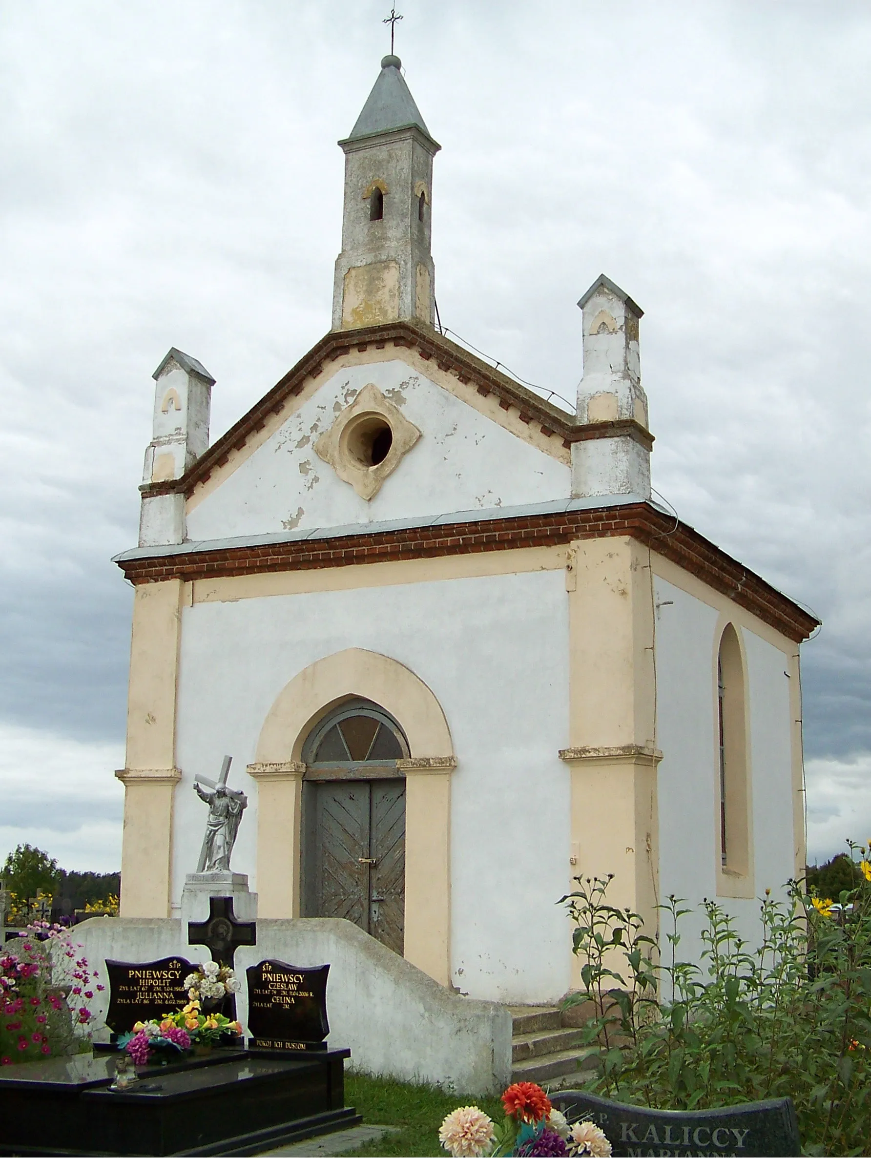 Photo showing: Kaplica cmentarna na cmentarzu par. w Przesmykach z 2 poł. XIX wieku. Gmina Przesmyki, powiat siedlecki