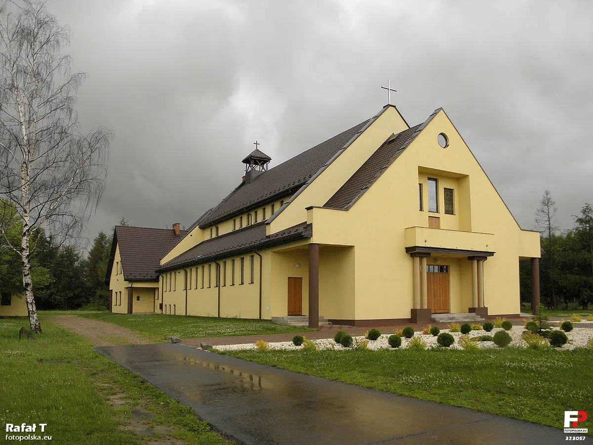 Photo showing: Kościół parafialny w Mazowszanach.