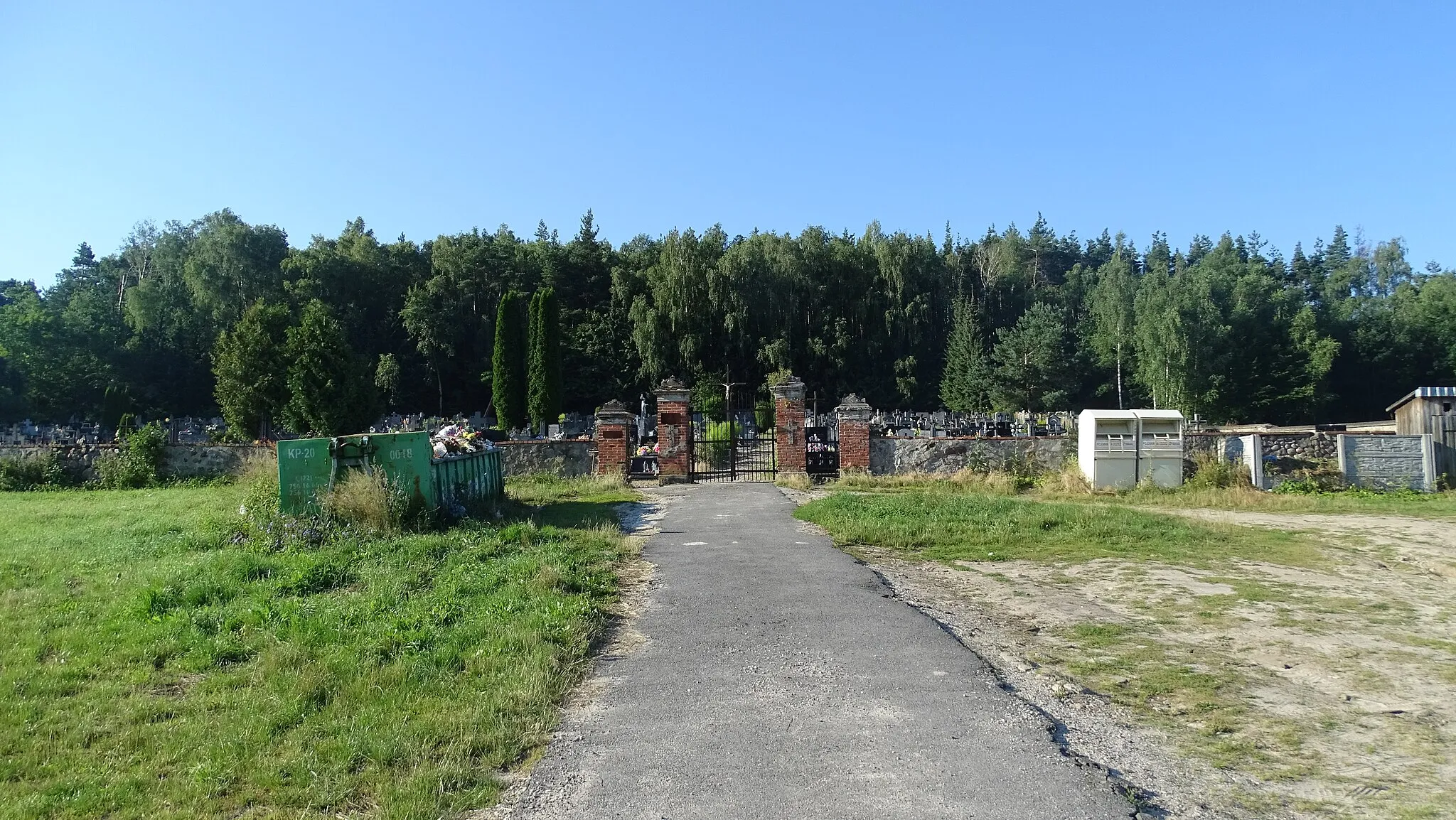 Photo showing: Cmentarz parafialny w Jeziórce