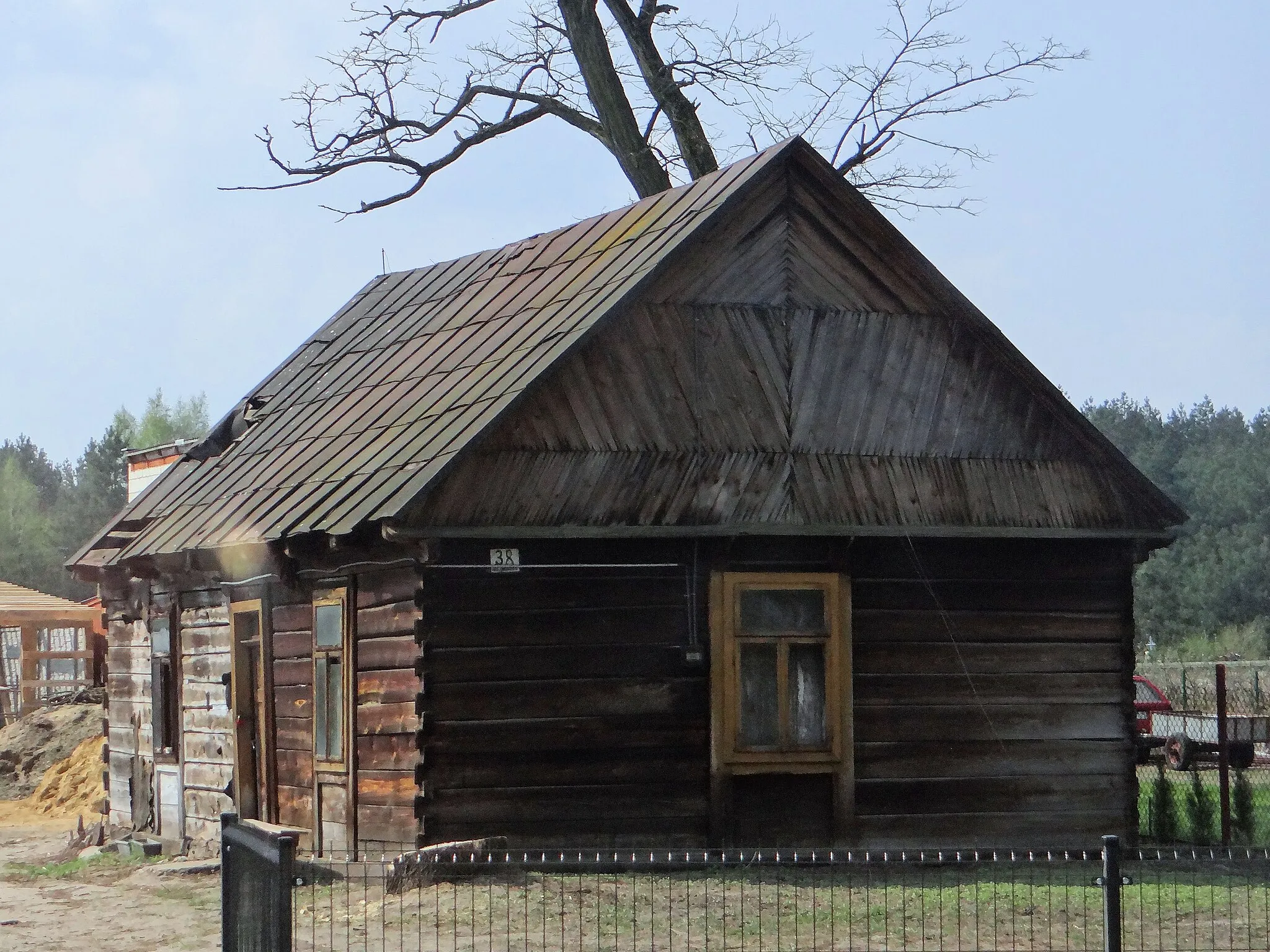 Photo showing: Jasionna, drewniana, zabytkowa chata