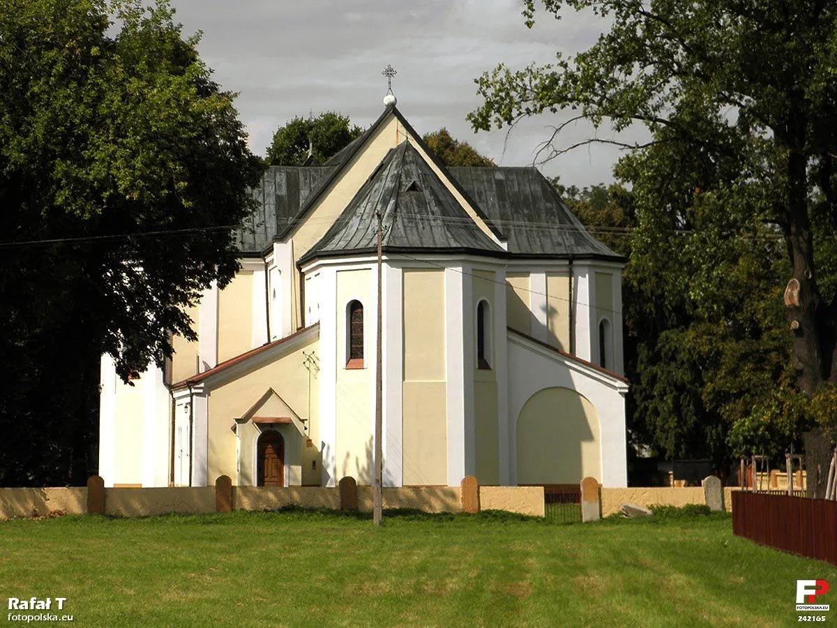 Photo showing: Kościół parafialny w Grabowie nad Pilicą.