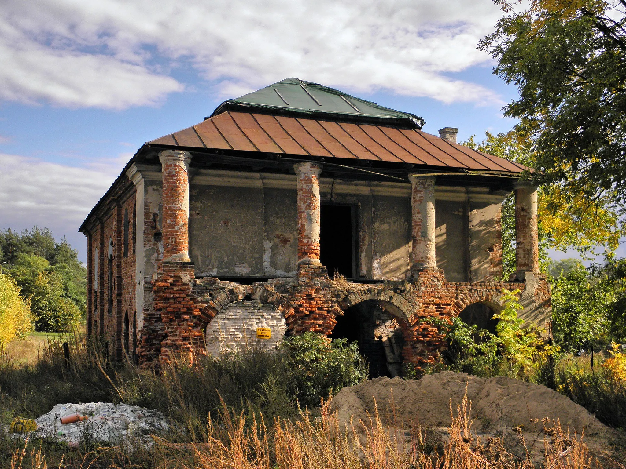 Photo showing: Budynek synagogi w Ciepielowie.