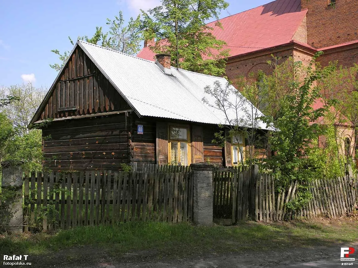 Photo showing: Drewniany dom przy Papuzińskiego 40.