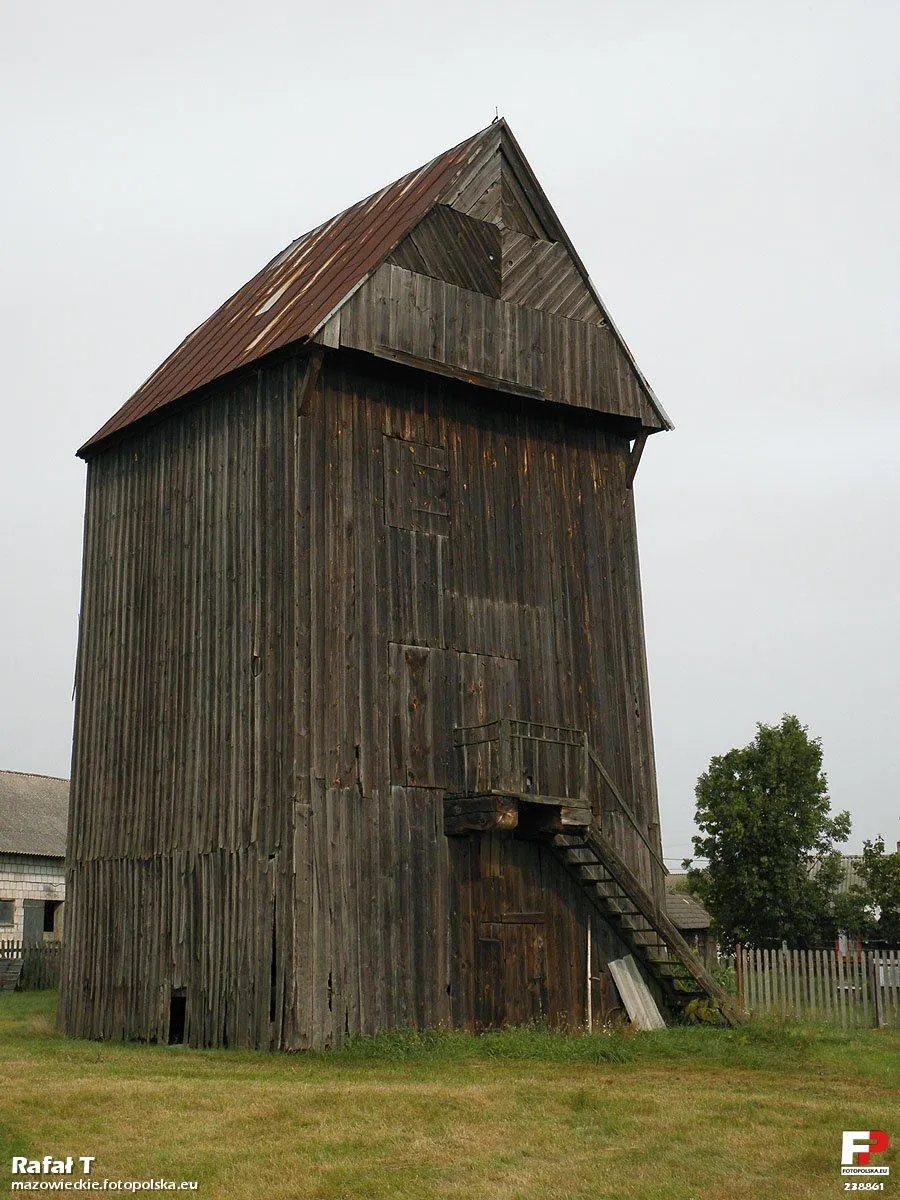 Photo showing: Nieczynny, bezskrzydły wiatrak w Brzezinkach Starych.