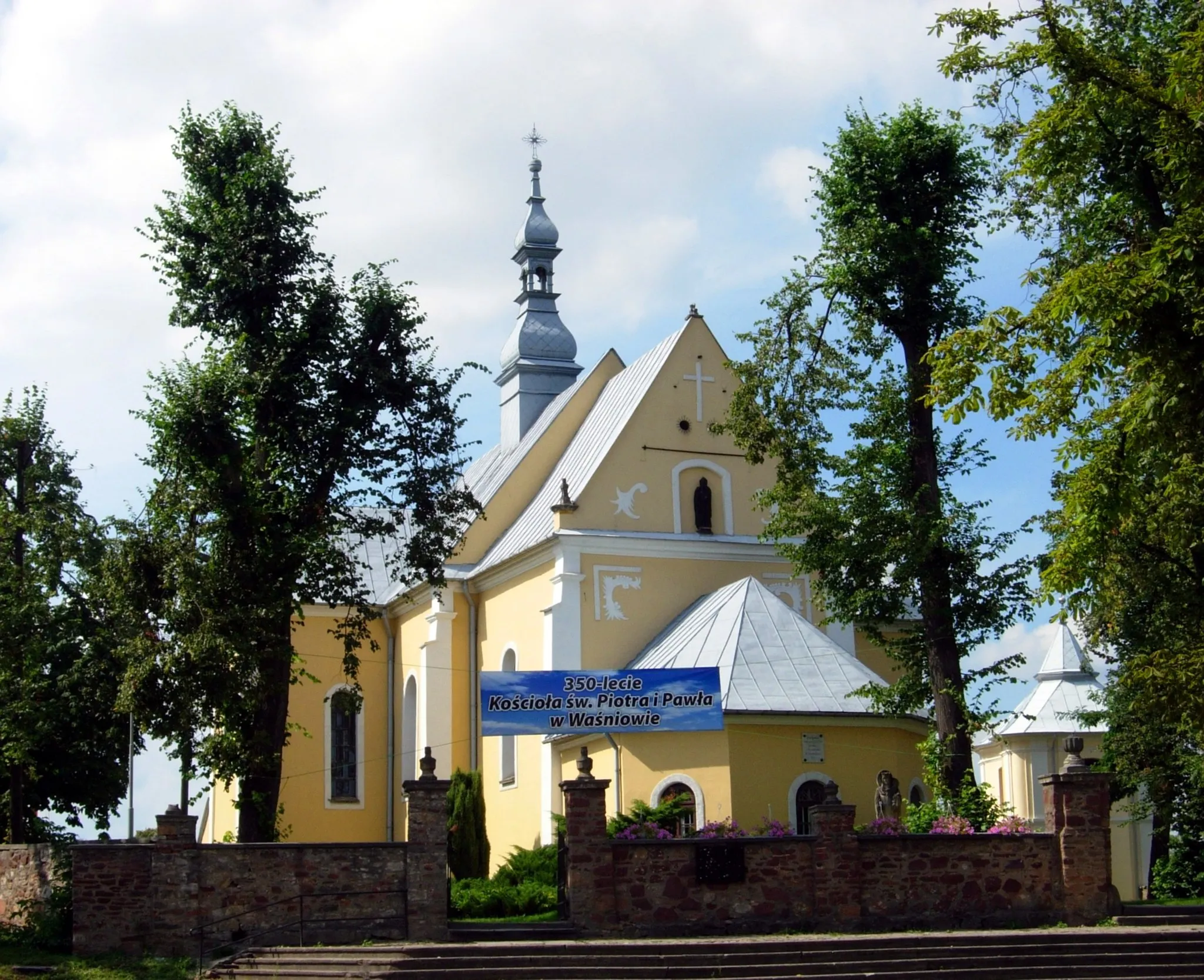 Photo showing: The church in Waśniów, Poland