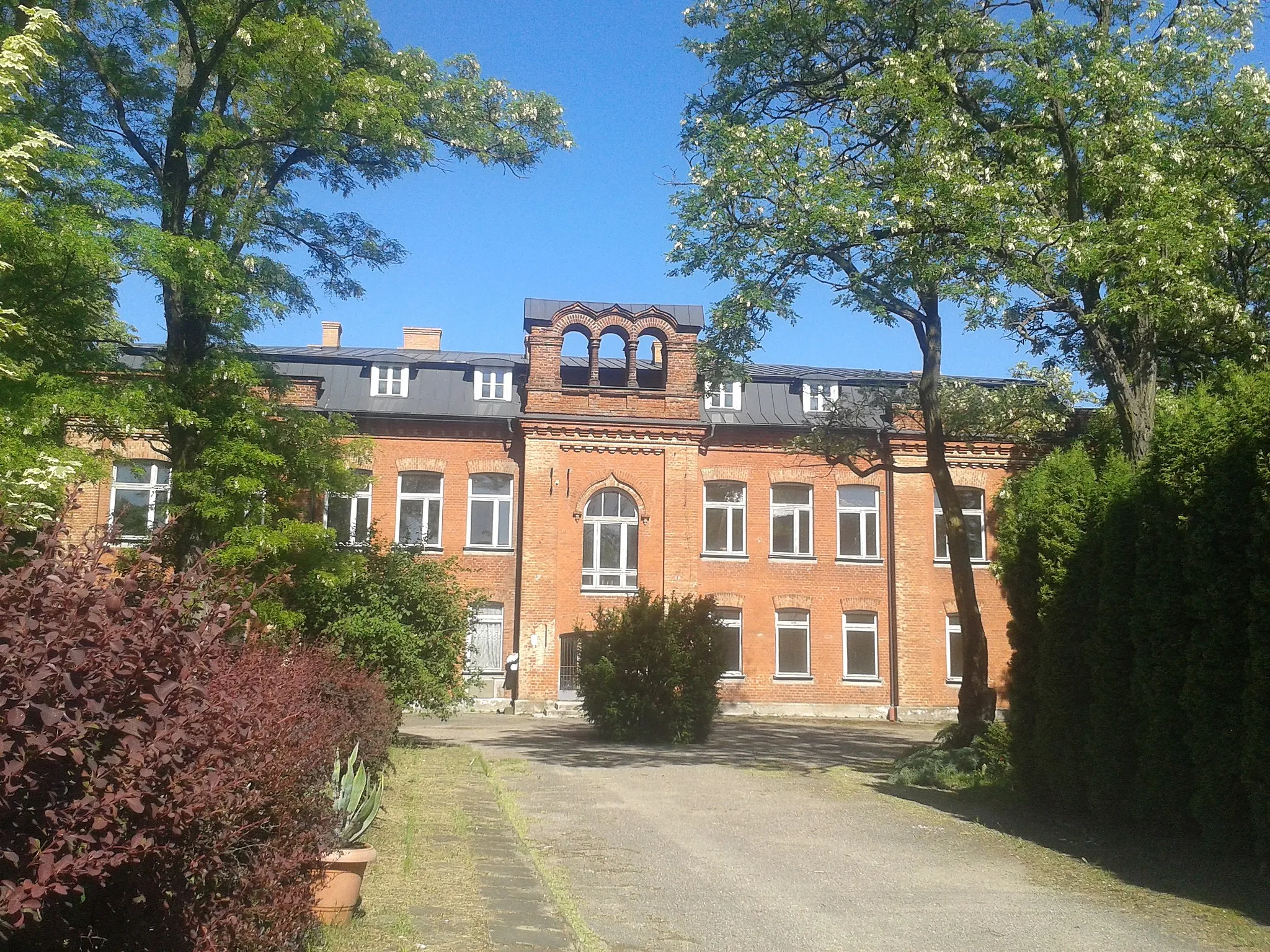 Photo showing: Dawna szkoła w Mołożewie