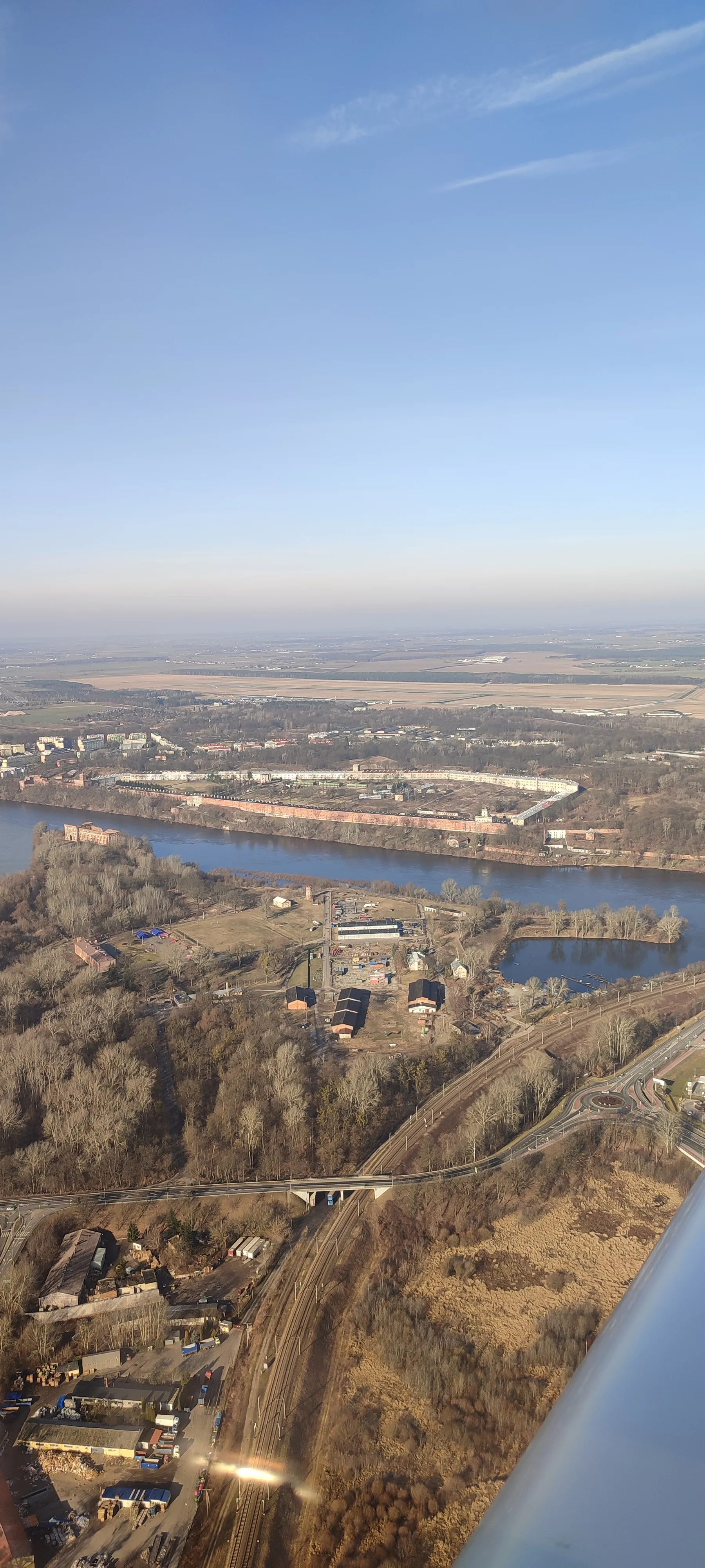 Photo showing: Zdjęcie przedstawia widok na Twierdzę Modlin z lotu samolotem