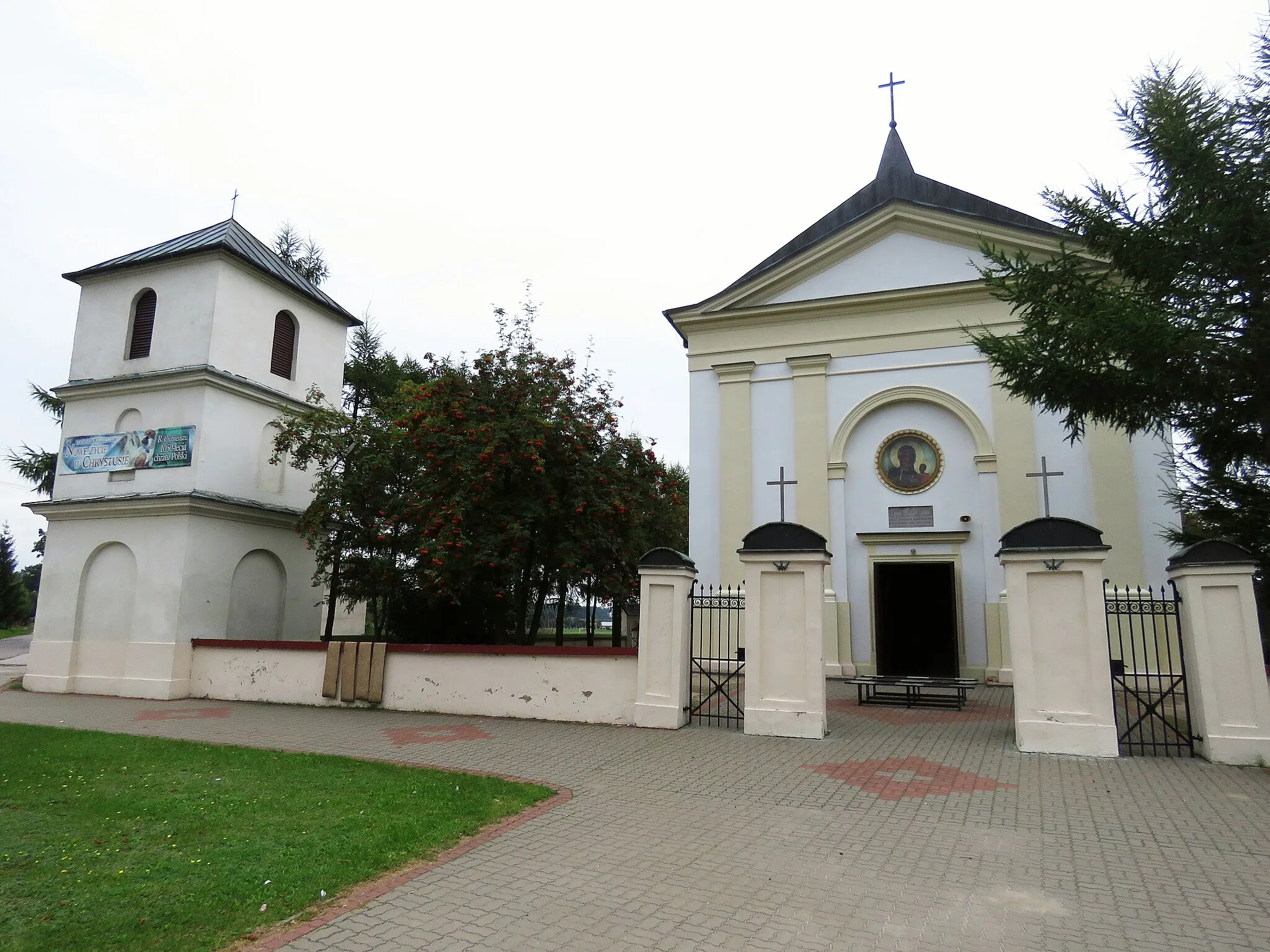 Photo showing: Kościół p.w.Wszystkich Świętych w Żelaznej