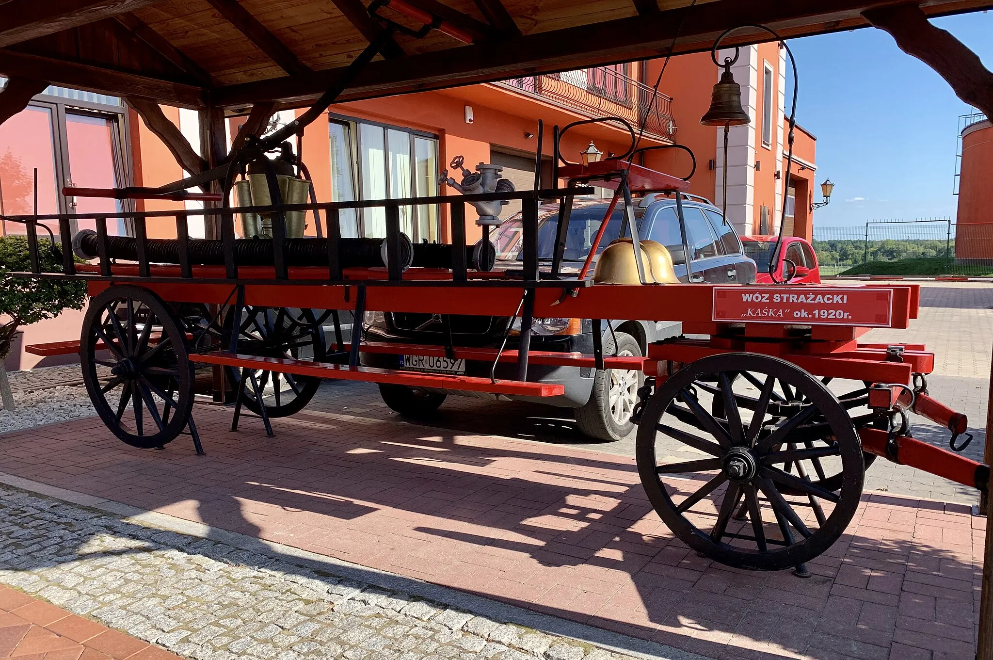 Photo showing: Old Voluntary Fire Service (Ochotnicza Straż Pożarna) brigade vehicle in Warka, Poland