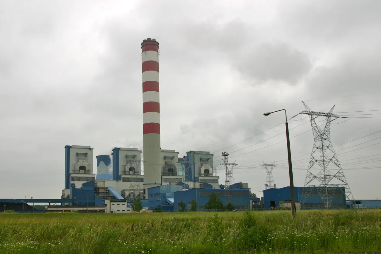 Photo showing: PGE Elektrownia Opole S.A. - kondensacyjna elektrownia cieplna w Brzeziu, 9 km od Opola.