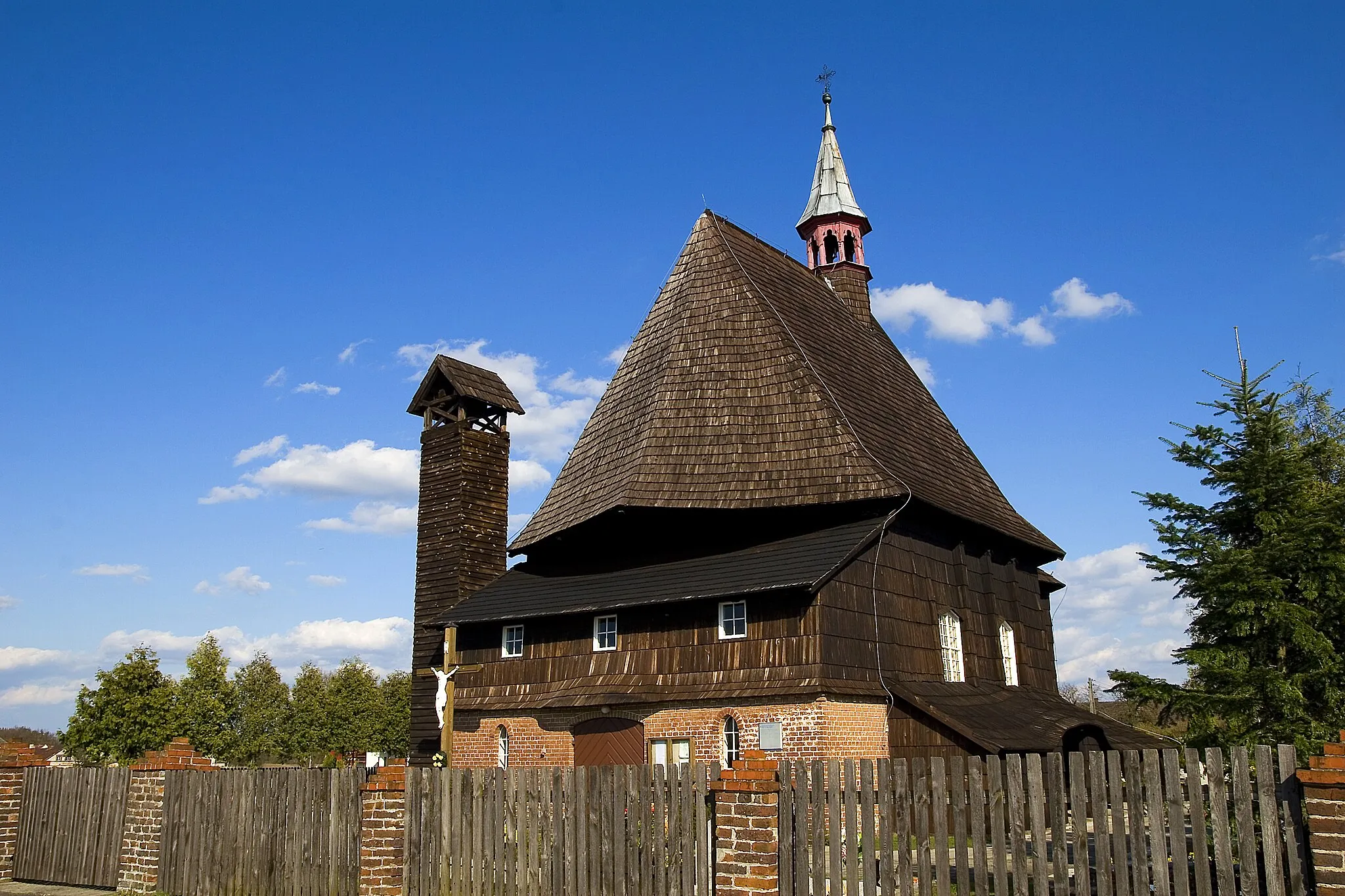 Photo showing: Kościół filialny p.w. św. Barbary, drewniany., 1678, 1812, ok. 1850, 1934r. Gmina Łubniany, powiat opolski