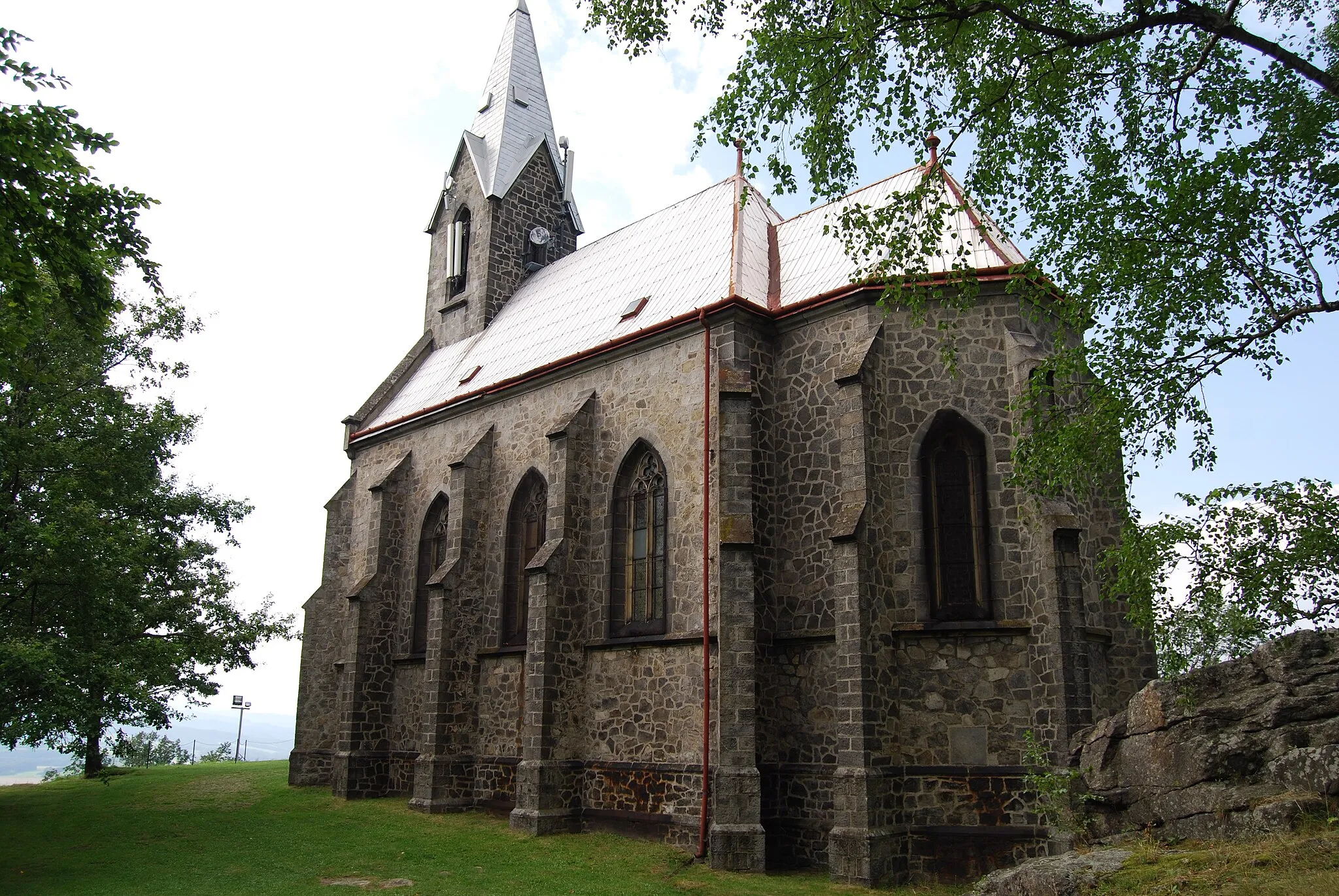 Photo showing: Poutní místo - kostel Panny Marie Bolestné. Boží hora (německy Gotthausberg) vrchol v Žulovské pahorkatině u obce Žulová. Okres Jeseník. Česká republika.