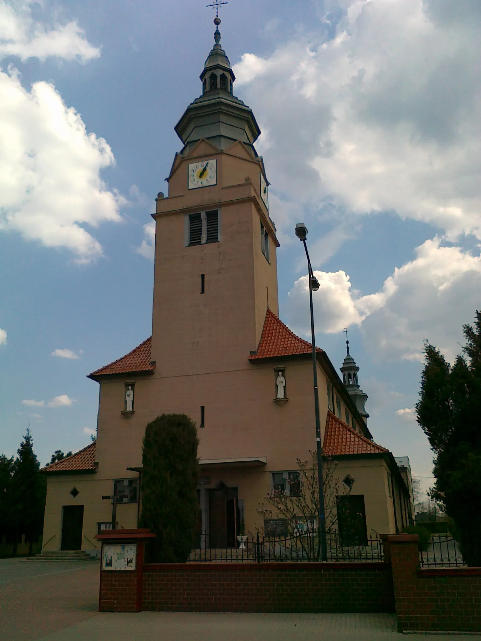 Photo showing: Kościół Matki Bożej Bolesnej w Kędzierzynie-Koźlu