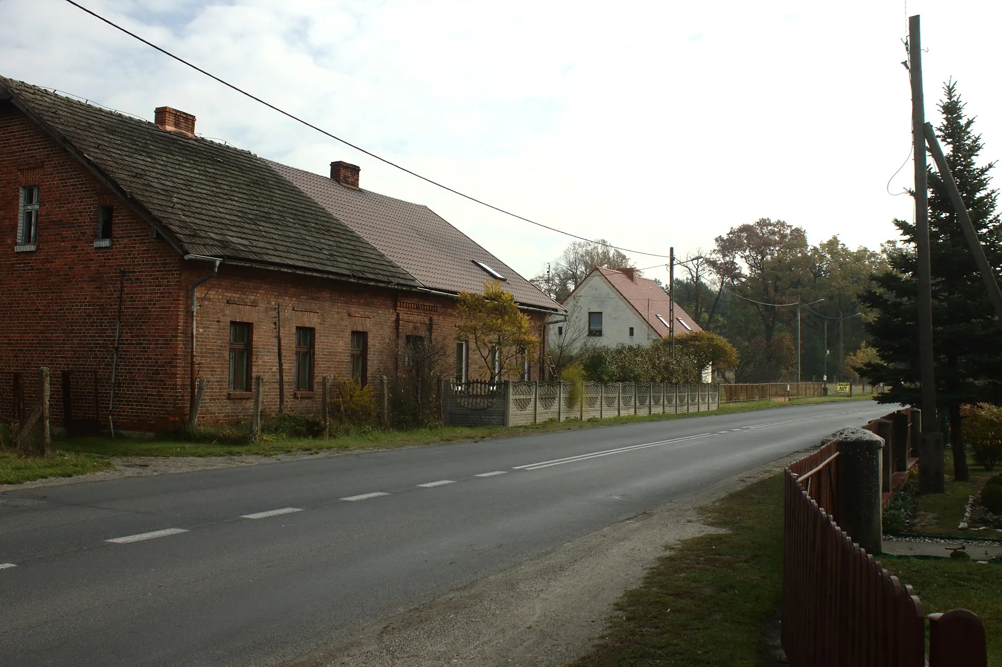 Photo showing: Buildings in Ortowice, Poland