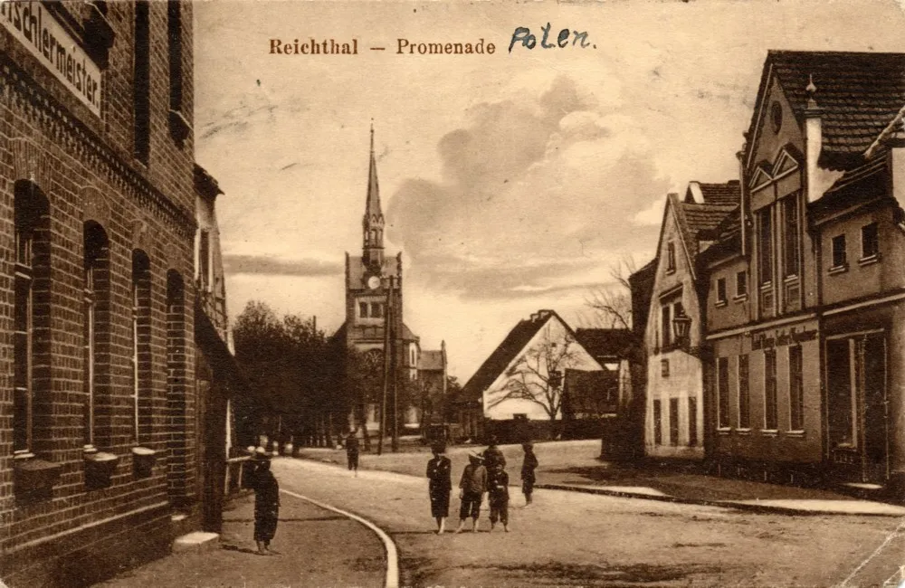 Photo showing: Promenda w Rychtalu ok. 1920.
