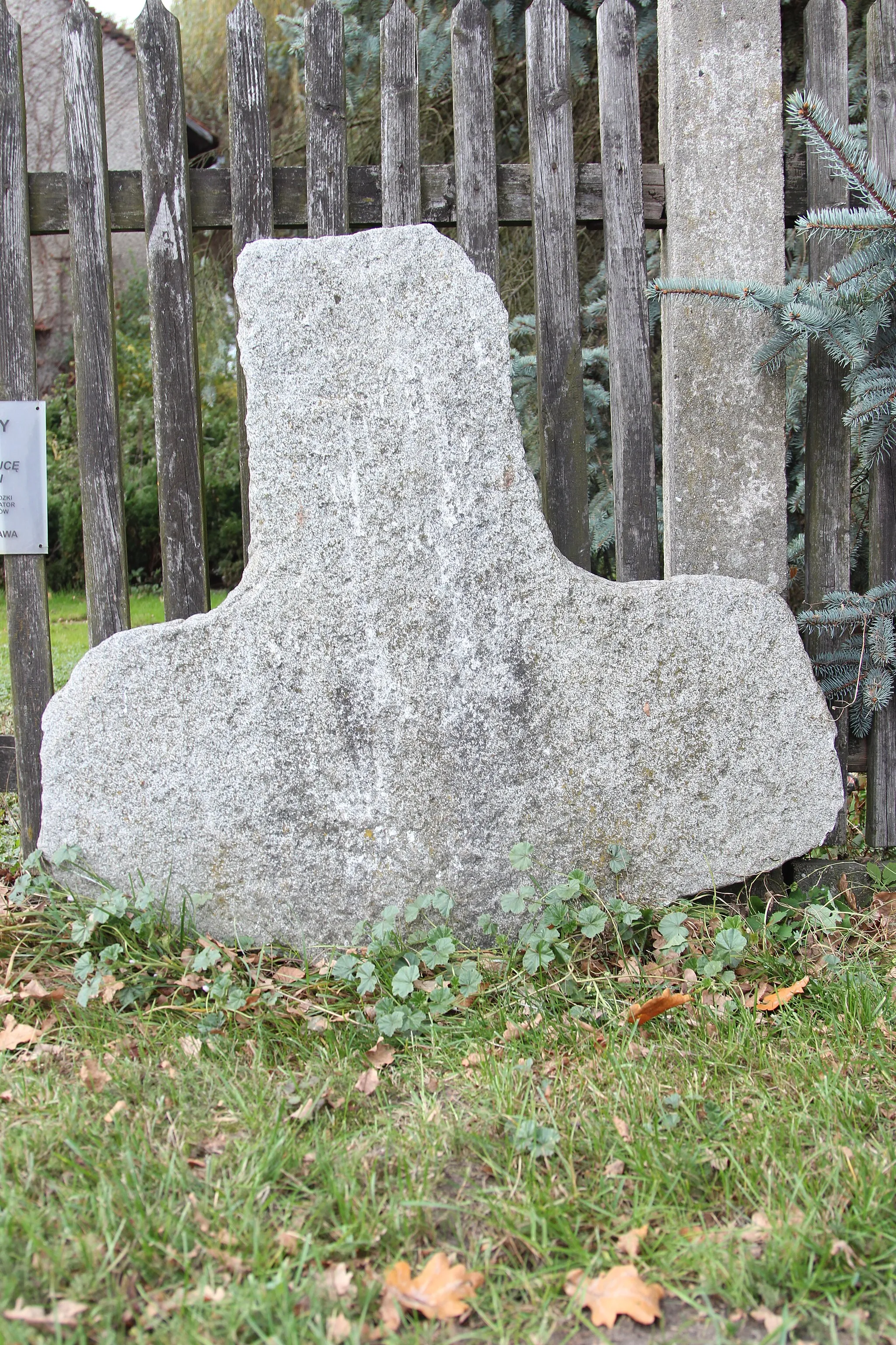 Photo showing: Stone cross in Ligota Książęca