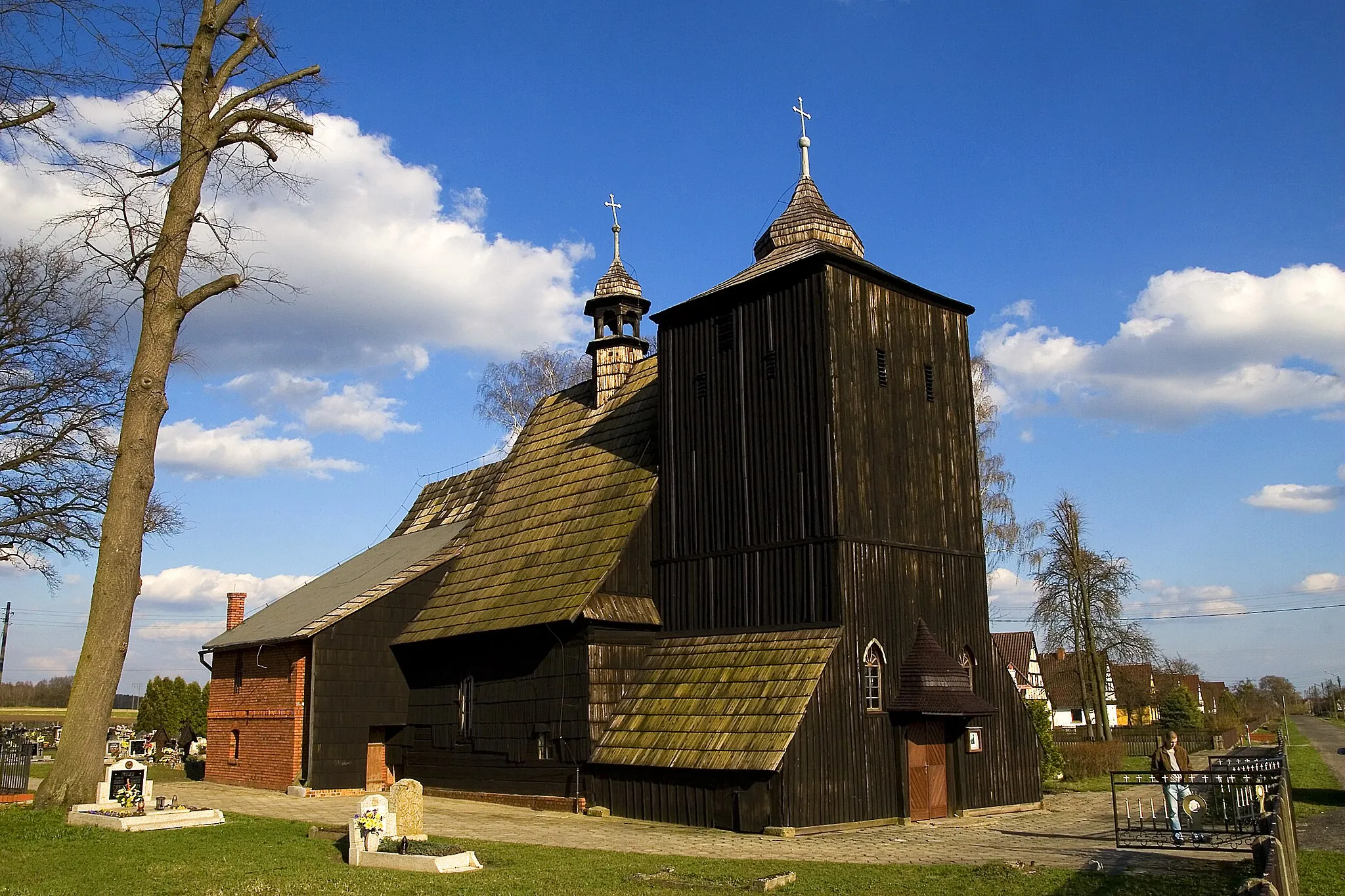 Photo showing: Zakrzów Turawski - kościół filialny p.w. śś. Piotra i Pawła, drewniany, XVIII w. (zabytek nr 58/53 z 26.11.1953)