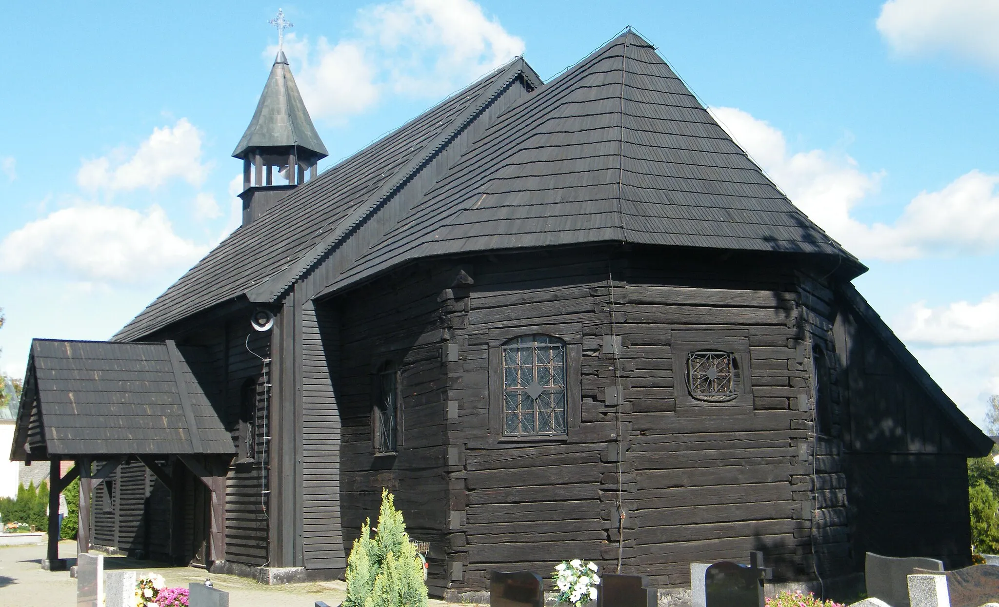 Photo showing: kościół cmentarny p.w. Matki Boskiej i św. Andrzeja
Popielów, ul. Dworcowa, Popielów