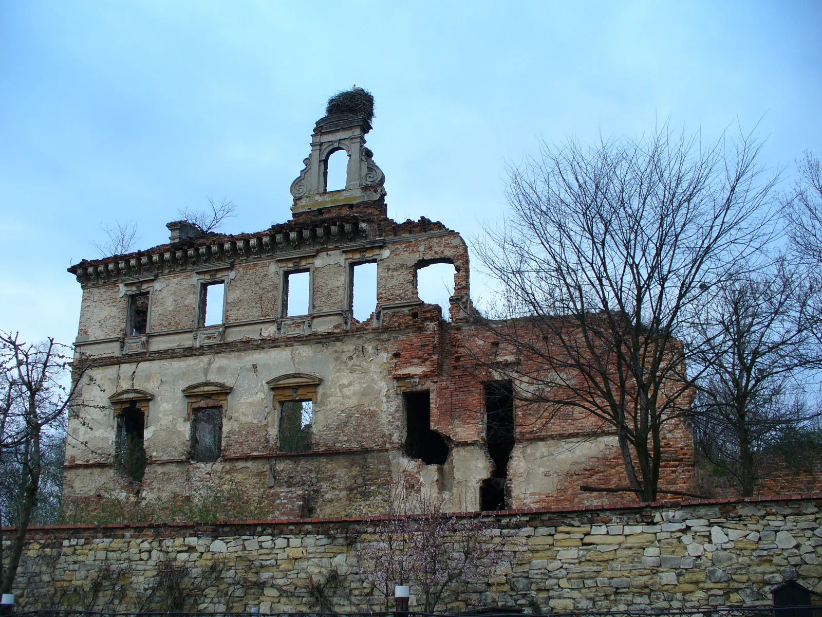 Photo showing: Ujezt - Ujazd

Ruiny zamku