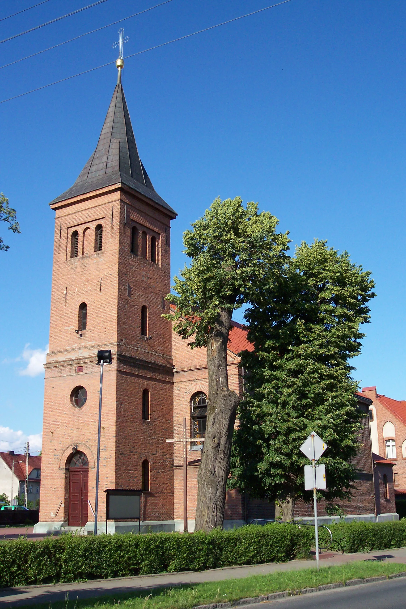 Photo showing: Kościół Nawiedzenia NMP w Dobrodzieniu