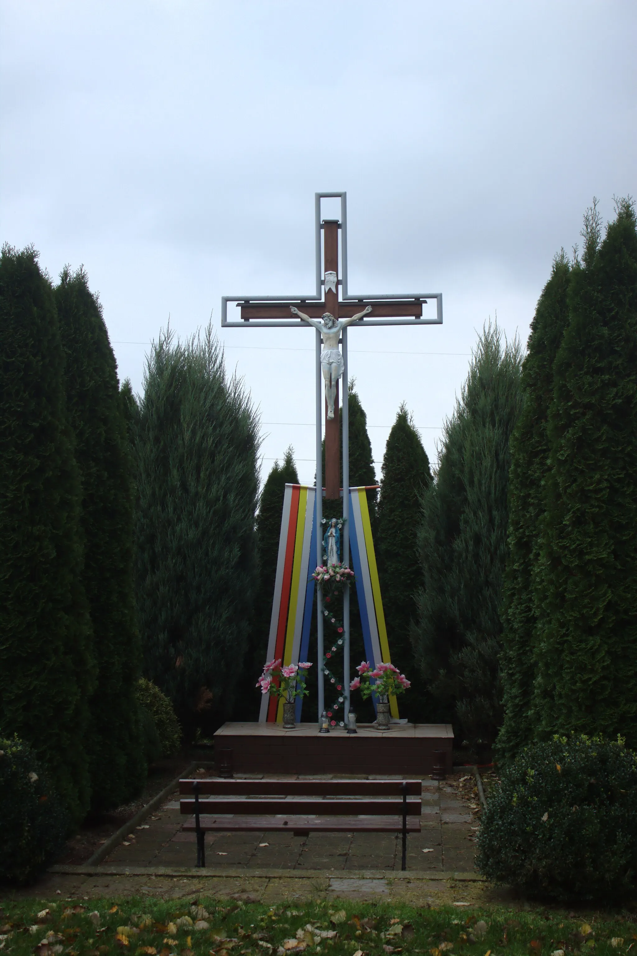 Photo showing: A wayside cross in Głubczyce-Sady, Poland