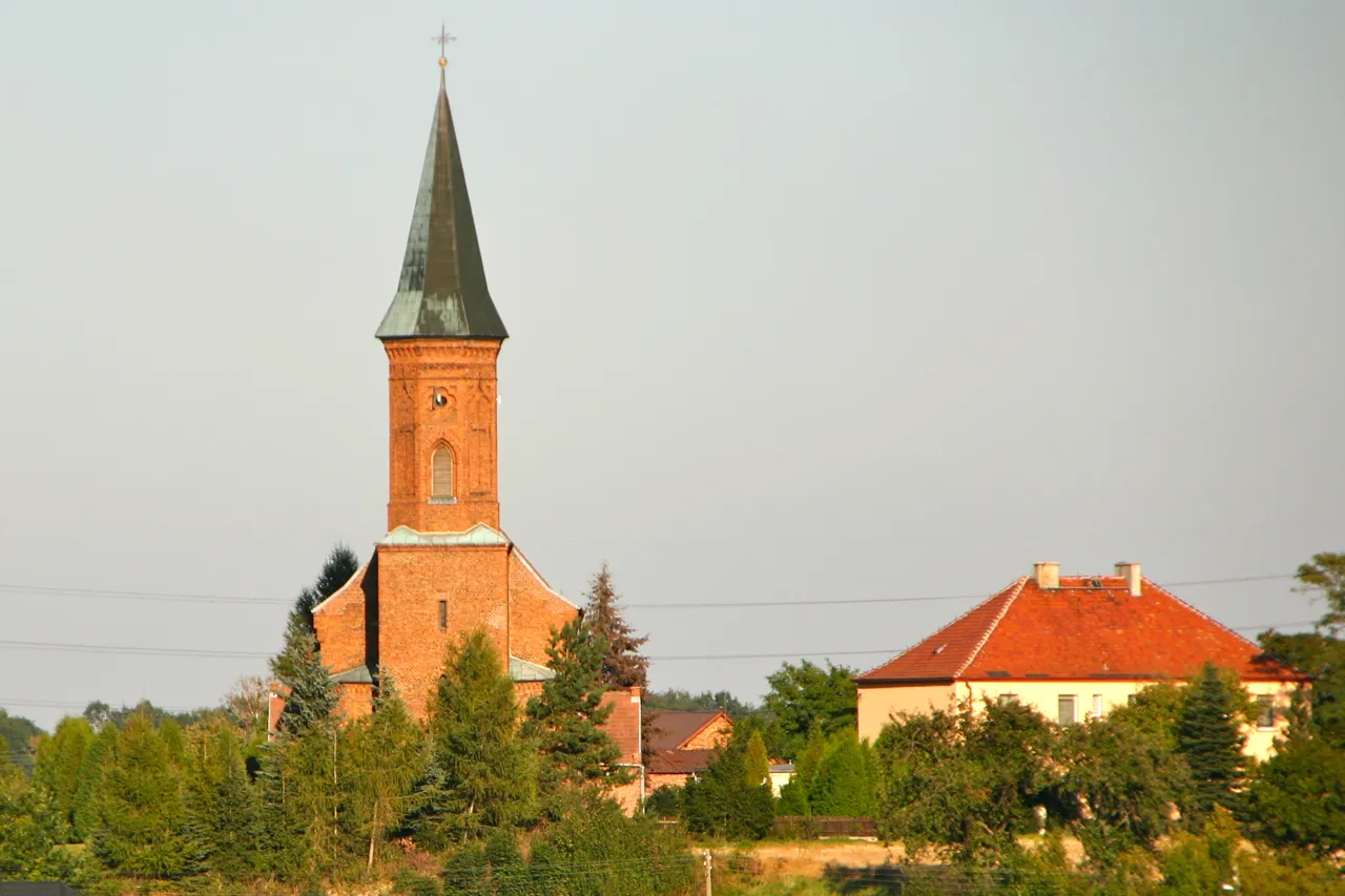 Photo showing: Kościół pw. Nawiedzenia NMP w Łężcach – wieś w Polsce położona w województwie opolskim, w powiecie kędzierzyńsko-kozielskim, w gminie Reńska Wieś.