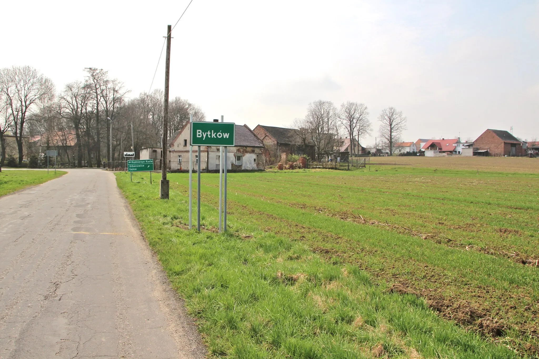 Photo showing: Bytków, (dodatkowa nazwa w j. niem. Pickau),  – wieś w Polsce w województwie opolskim, w powiecie kędzierzyńsko-kozielskim, w gminie Reńska Wieś.