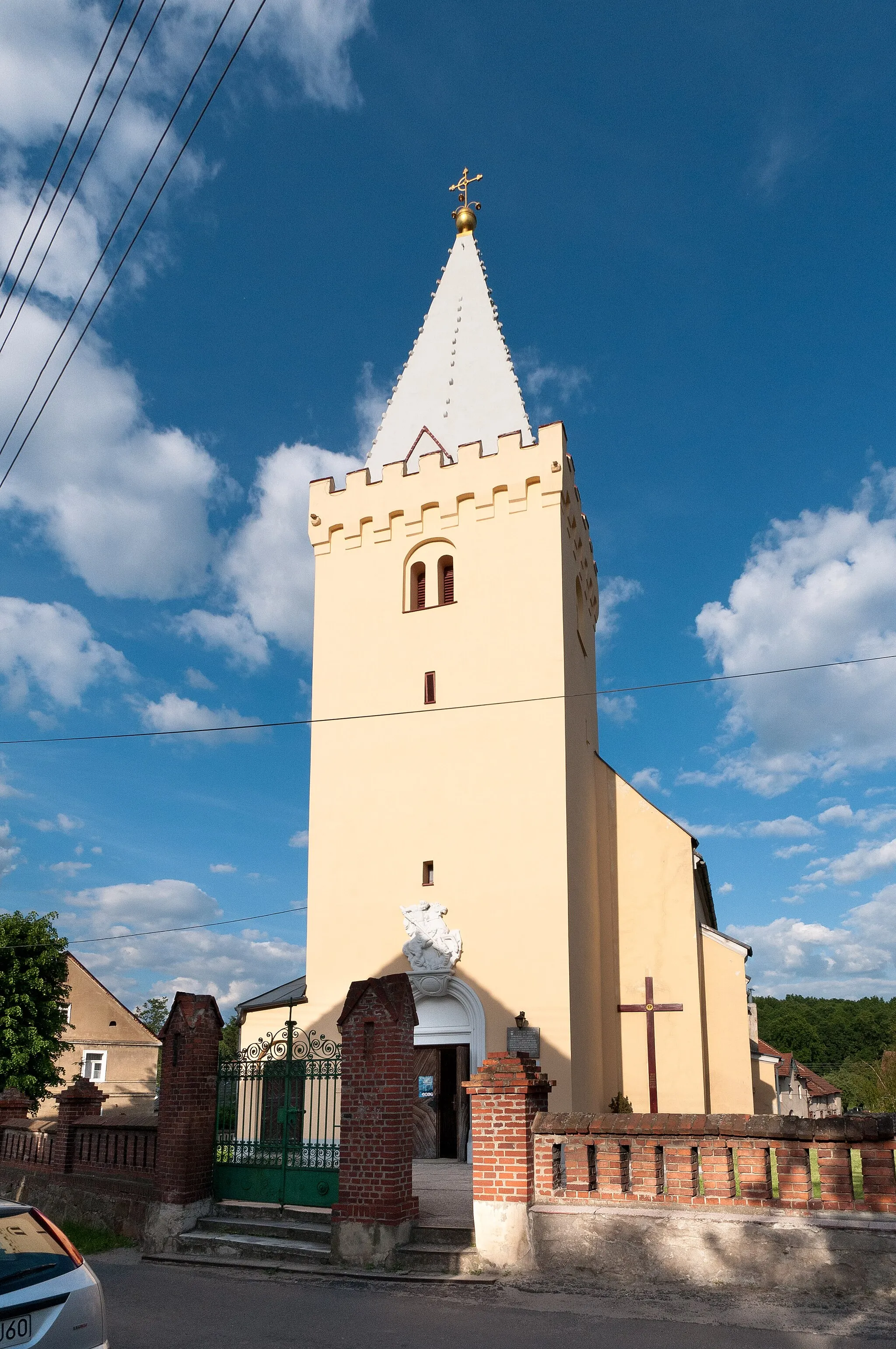 Photo showing: Kościół pw. św. Jerzego, z ok. 1300 r. w Hajdukach Nyskich.