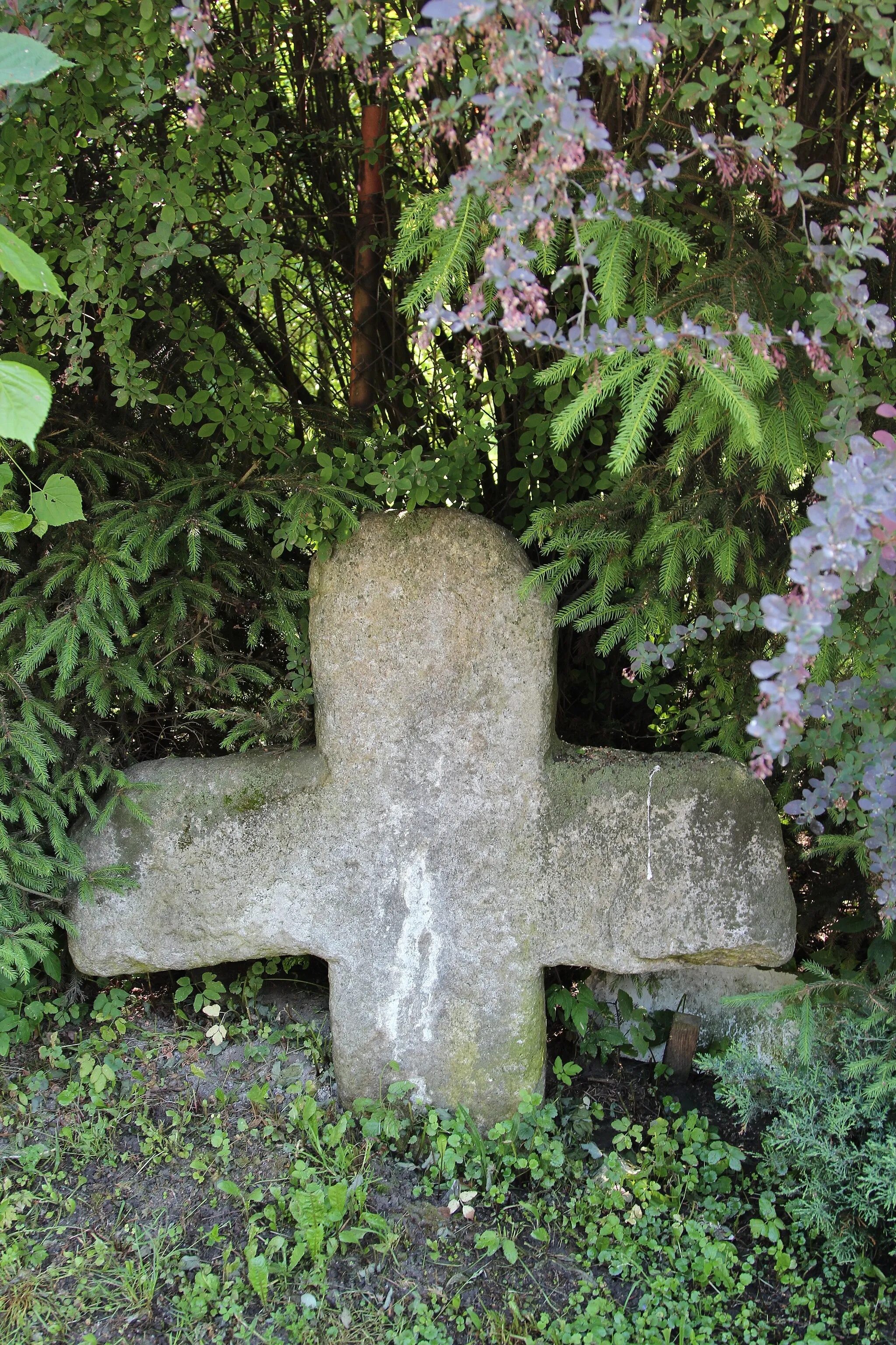 Photo showing: Stone cross in Nowaki.