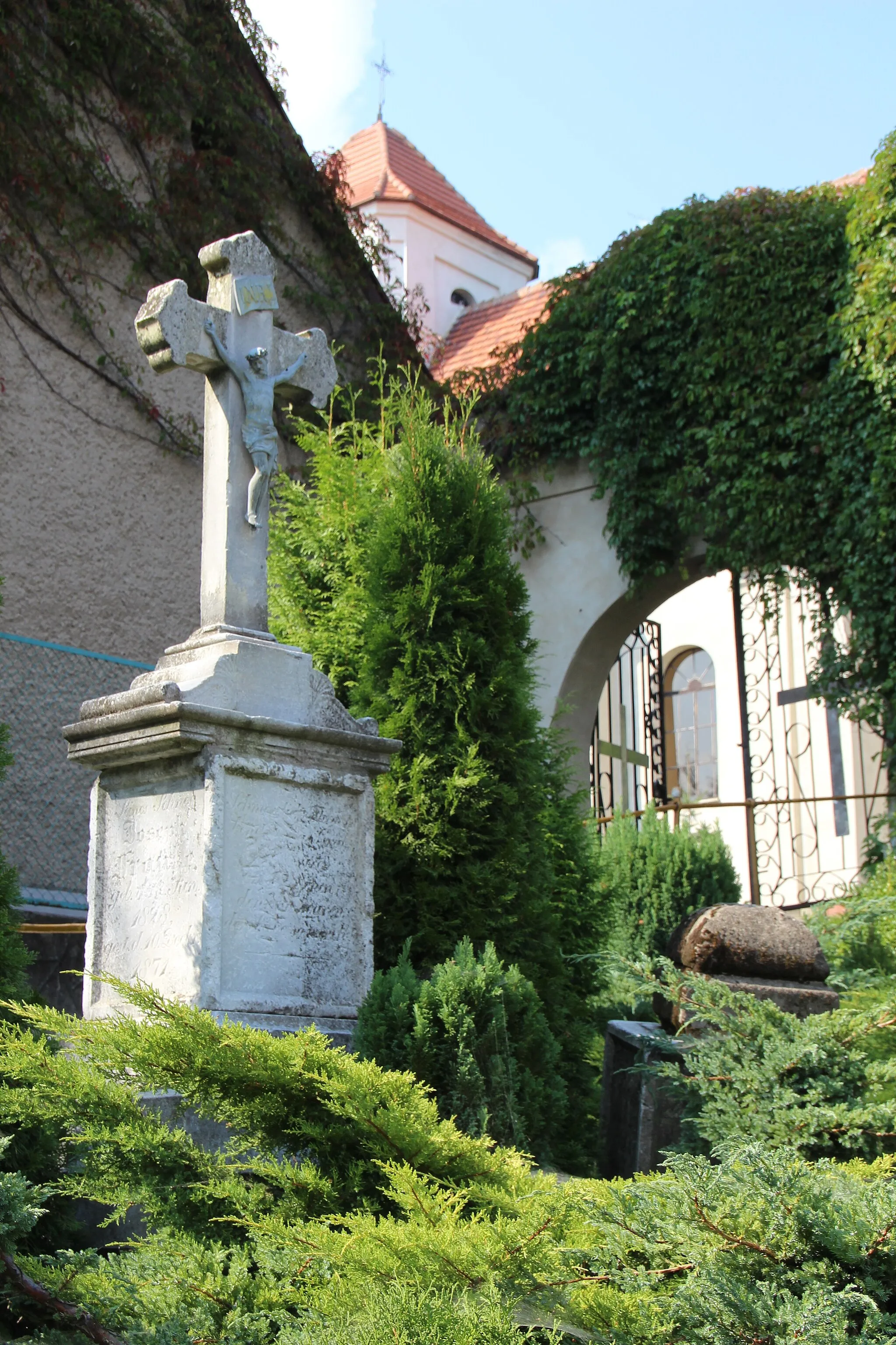 Photo showing: Nowaki – wieś w Polsce położona w województwie opolskim, w powiecie brzeskim, w gminie Pakosławice.