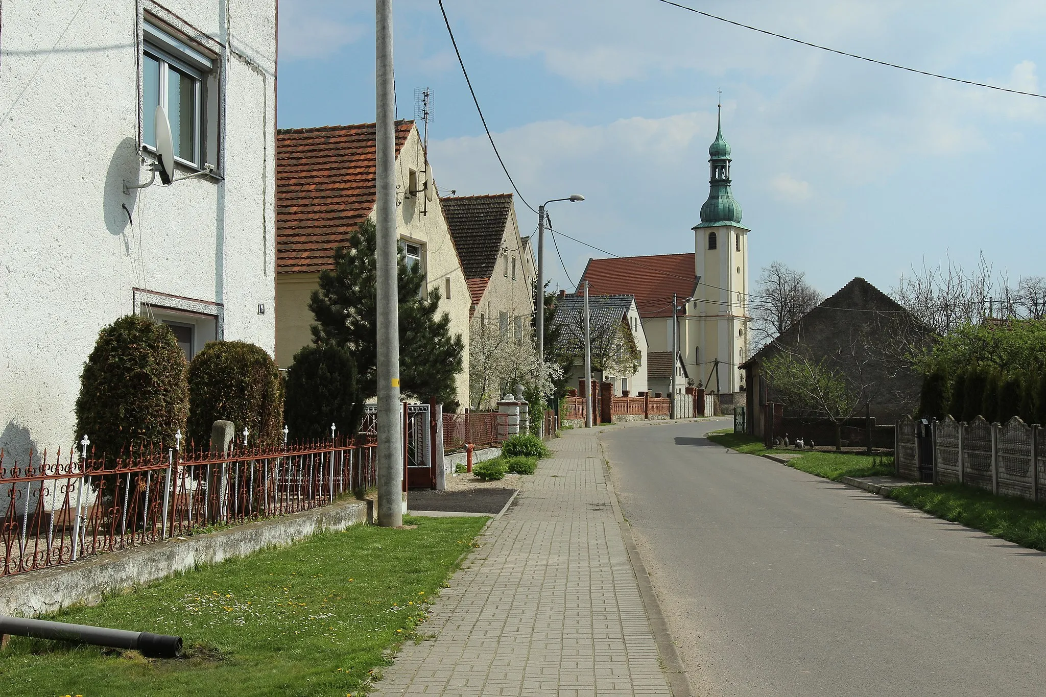 Photo showing: Mańkowice – wieś w Polsce położona w województwie opolskim, w powiecie nyskim, w gminie Łambinowice.