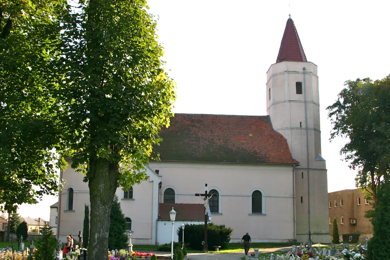Photo showing: Lubrza – kościół parafialny p.w. św. Jakuba, 1600, XVIII w. (zabytek nr 567/59 z 3.04.1959)