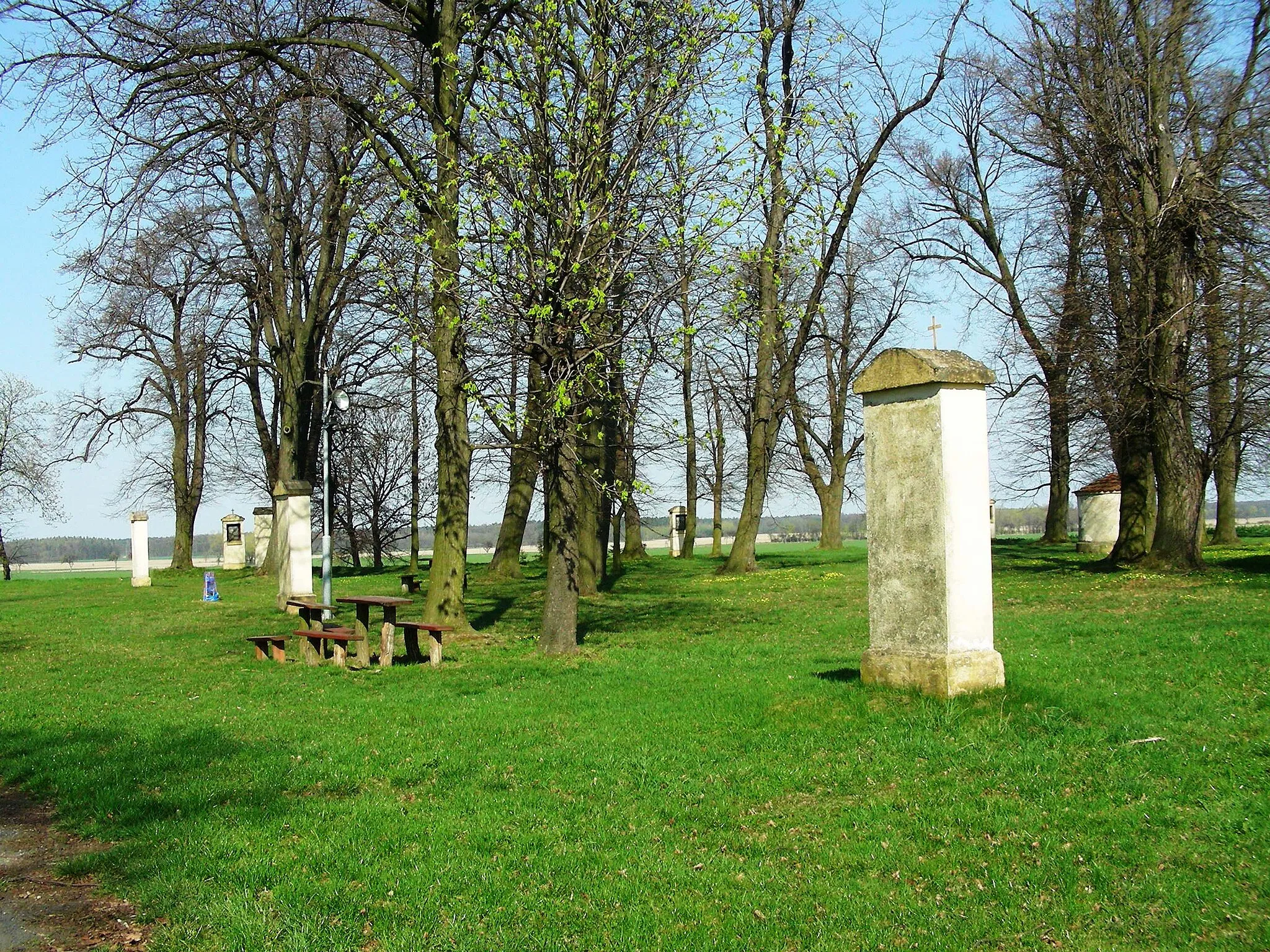 Photo showing: Kapliczki, Kościół Matki Boskiej Bolesnej na Szwedzkiej Górce, Przydroże Małe, gmina Korfantów, powiat nyski, województwo opolskie,