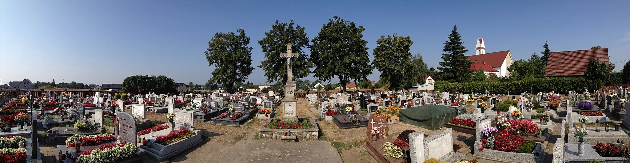 Photo showing: Cmentarz parafialny w Domecku, gmina Komprachcice